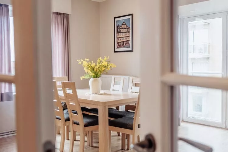 Goethe 0202 7-Dining room