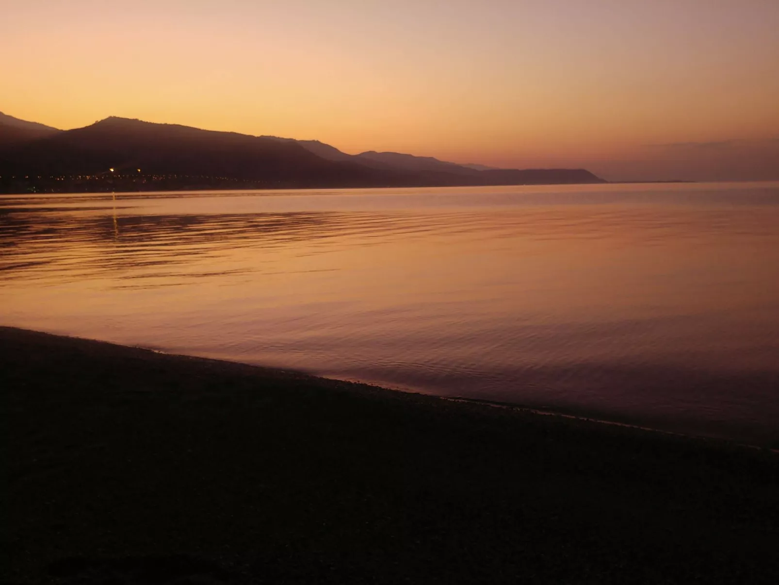 Charmantes Appartement in Derveni-Draußen