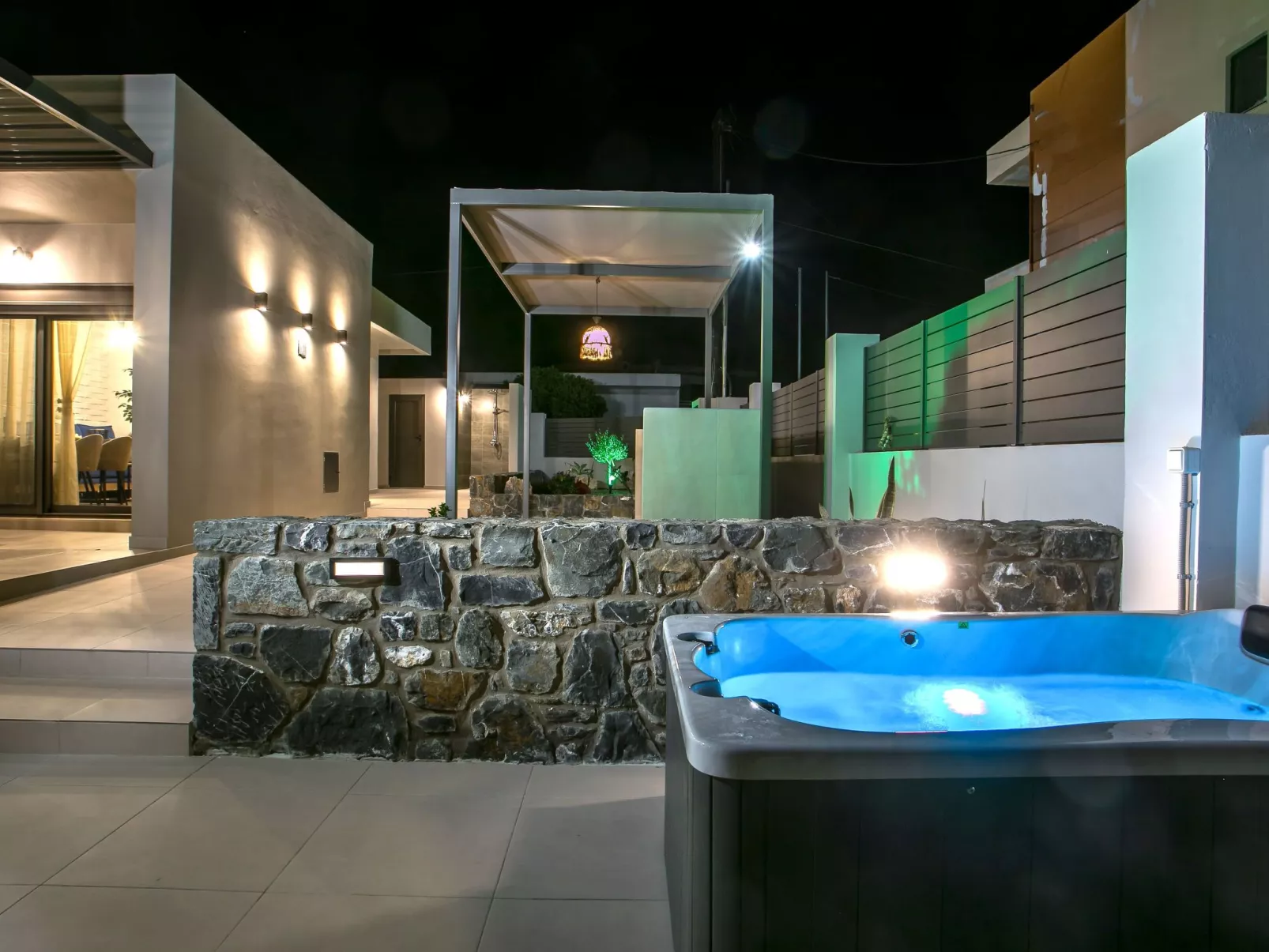 Kiki Luxus-Villa-Draußen