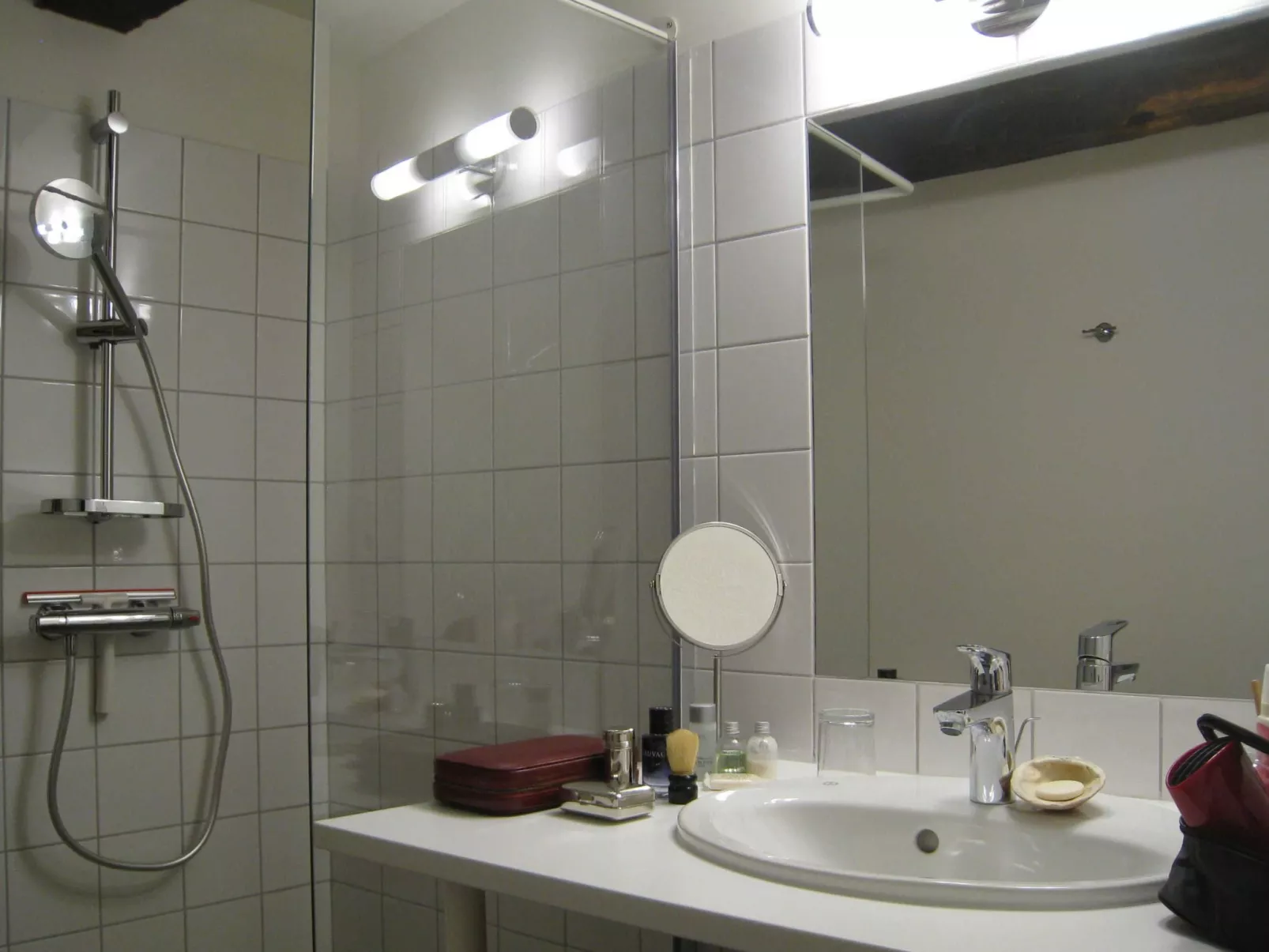 Bévau: Frankreich erleben mit Bio-Frühstück und täglichem Putz-Service-Dedans