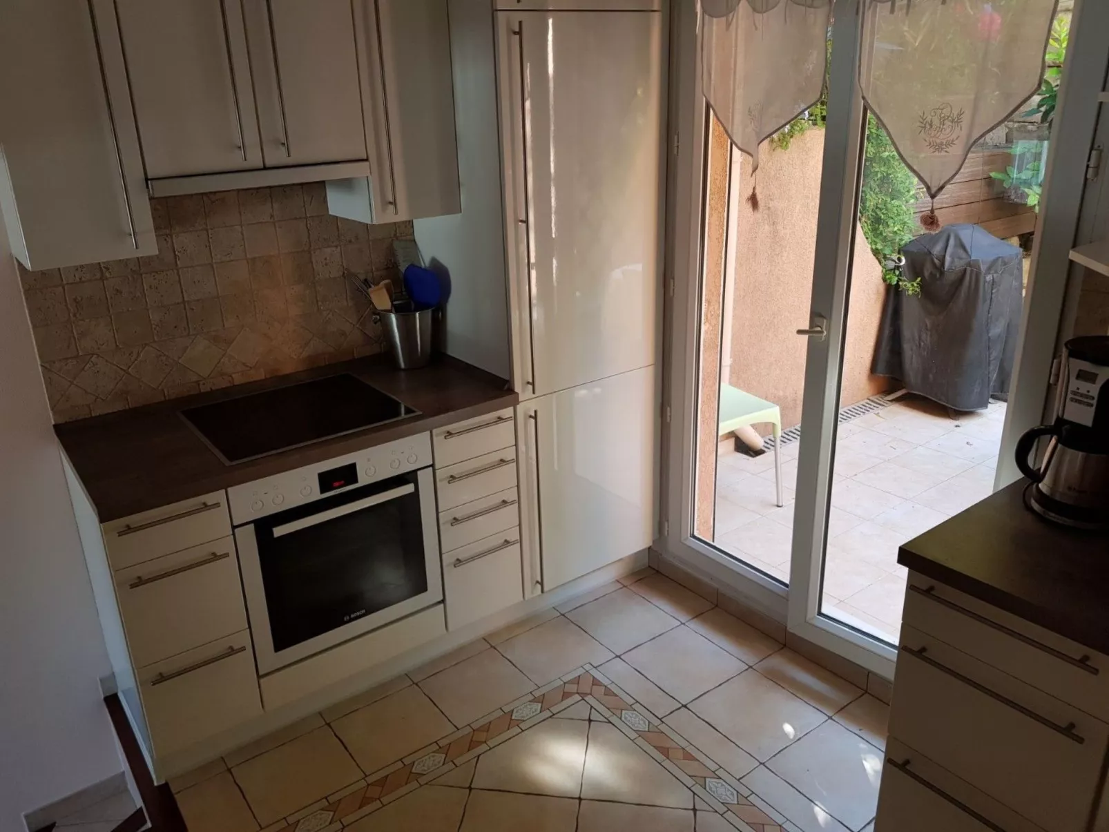 Anlage mit Tennisplatz und 3 Gemeinschaftspools-Image-tags.info