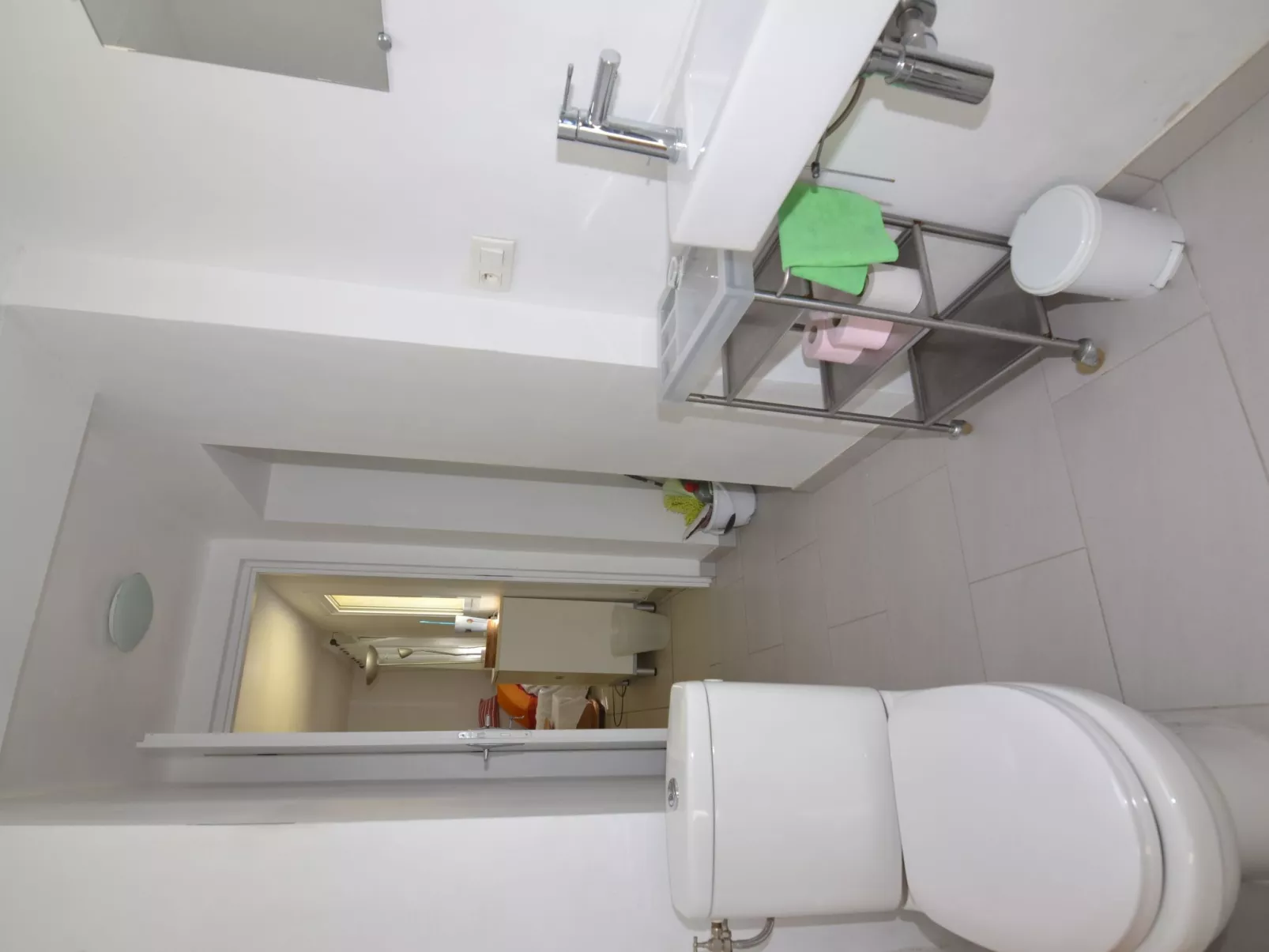 Die kleine Zikade-Dedans