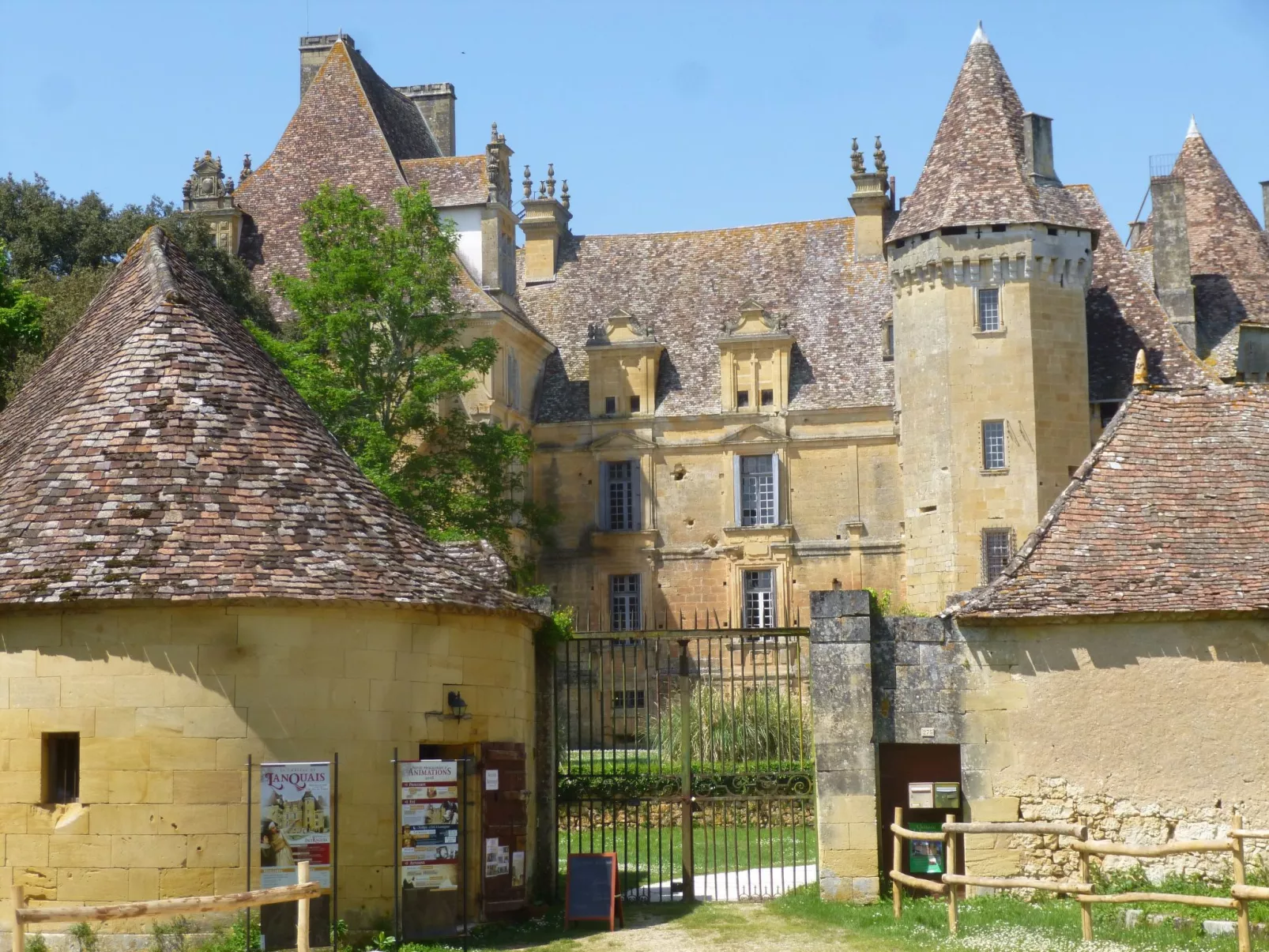 Fachwerkhaus "gitealienor perigord"-Outside