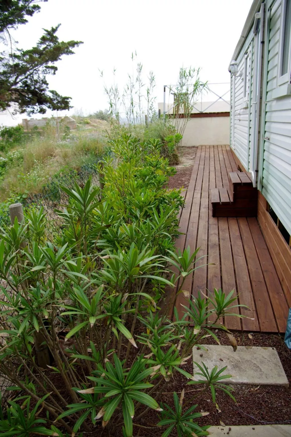 Mobiles Haus mit Blick auf das Wasser-Outside