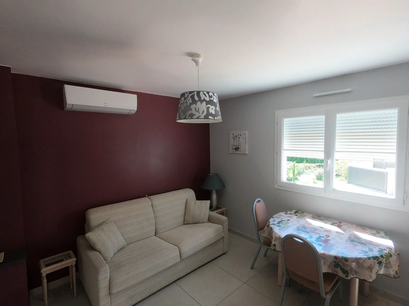 FERIENWOHNUNG, POOL, KLIMAANLAGE-Drinnen