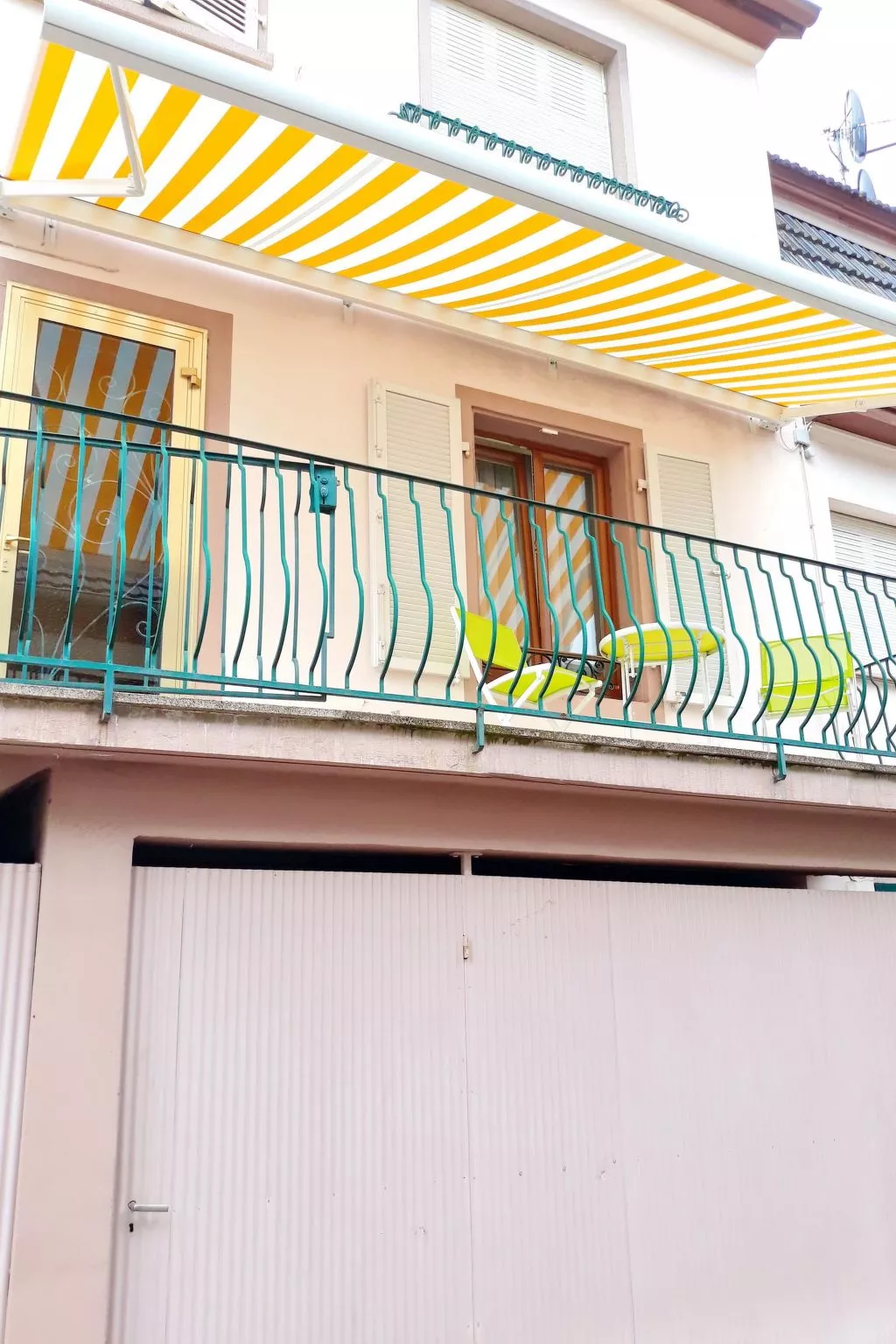 "Gite du forgeron" (Schmiedehaus)-Draußen