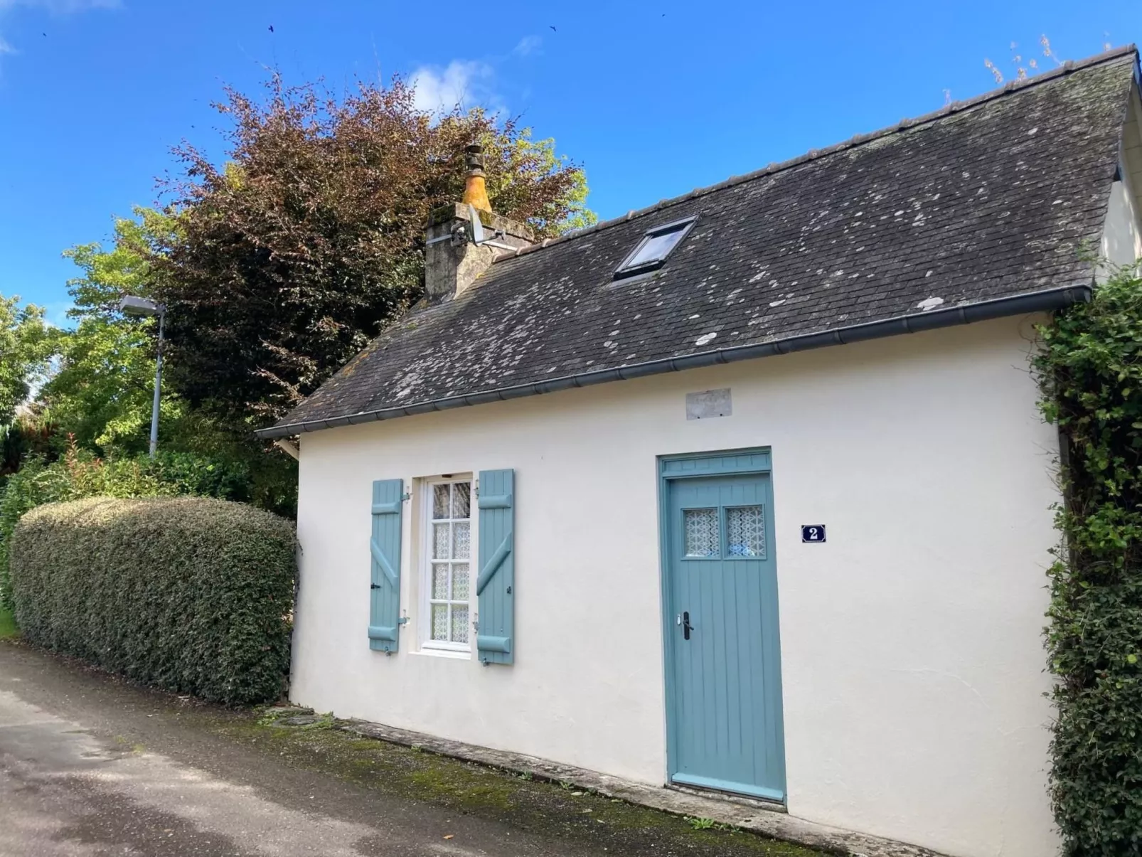 Kleiner Kokon mit seinem geheimen Garten-Outside