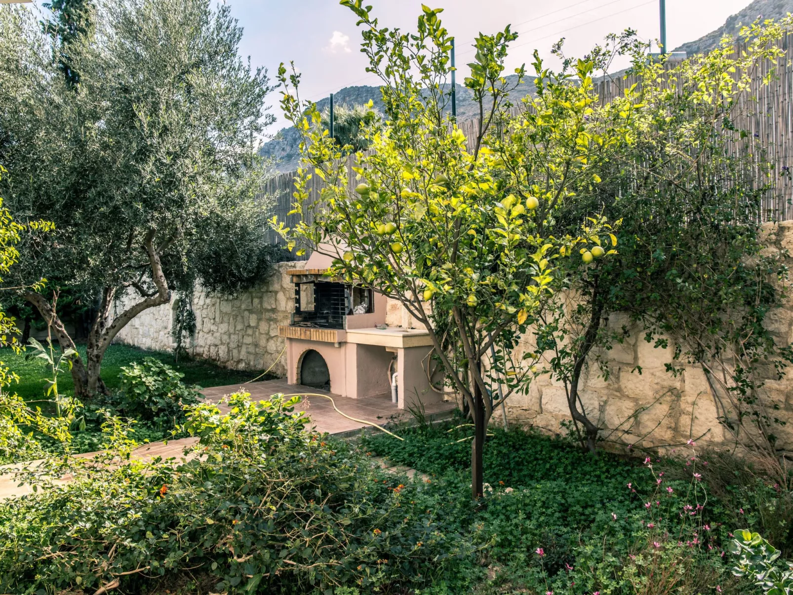 Ferienvilla mit Garten, Grill und Terrasse - Outside