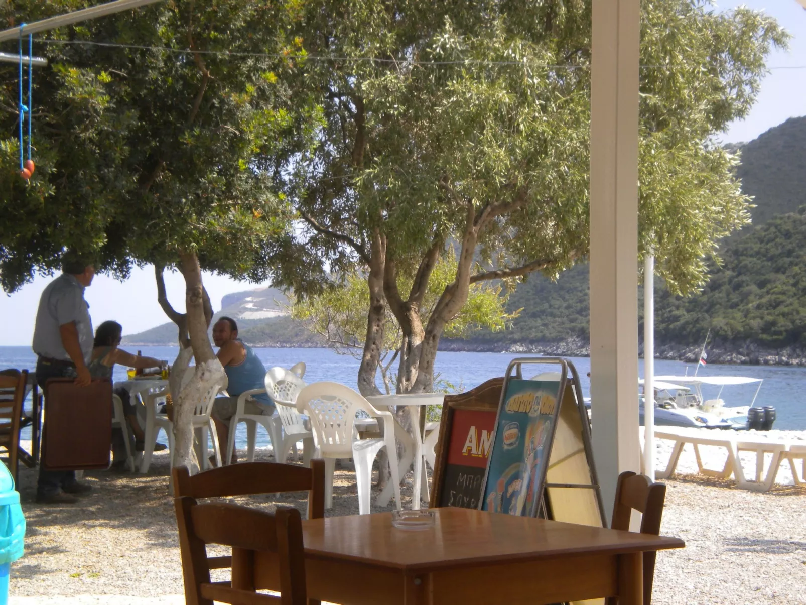 Steinhaus in Leonido mit Parkplatz-Outside