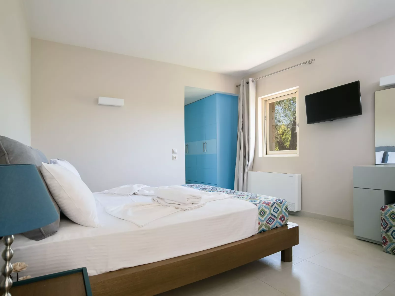 Villa Thalassa mit Schwimmbad und Garten-Drinnen