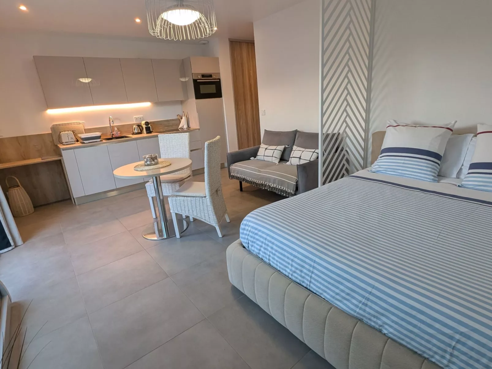 Studiowohnung mit Wallbox-Drinnen