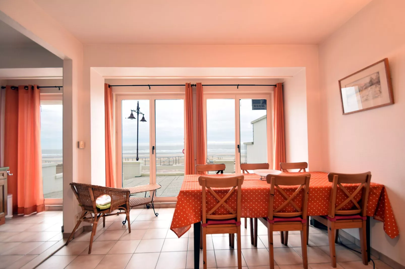 Belvedere 0001 GLV-Dining room