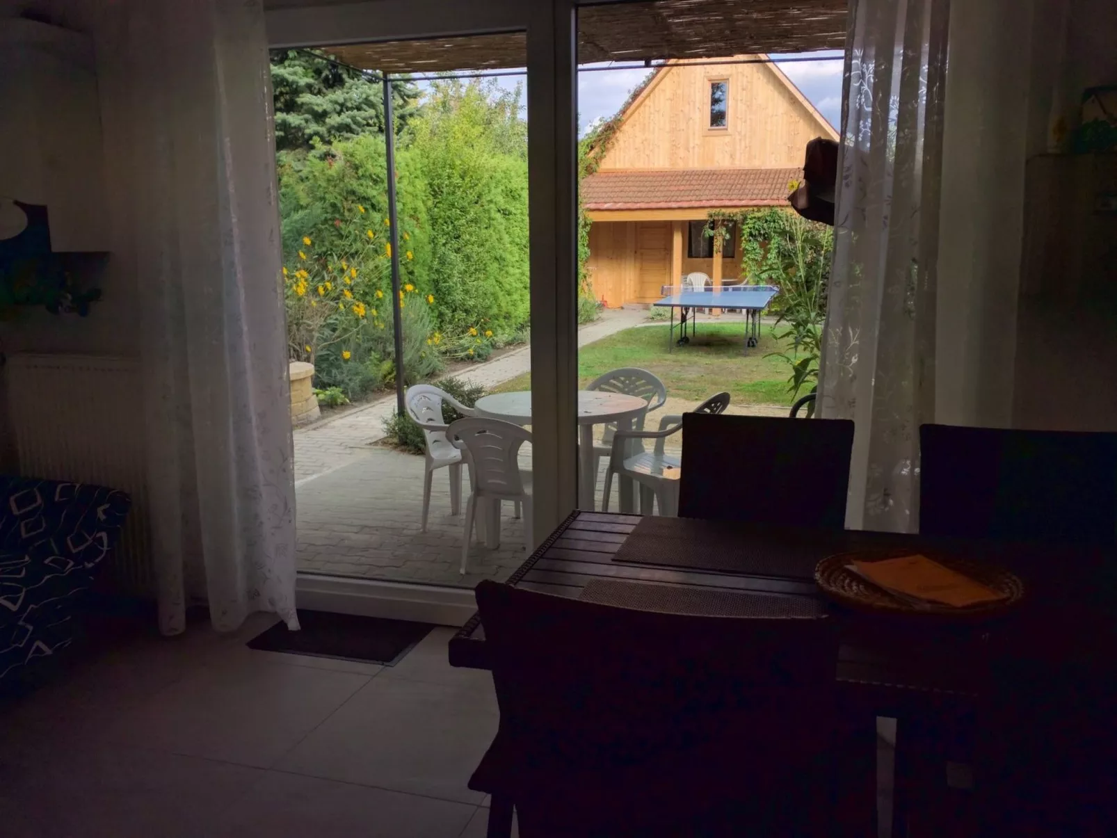 Doppelhaushälfte für sechs Personen mit Terrasse-Dedans