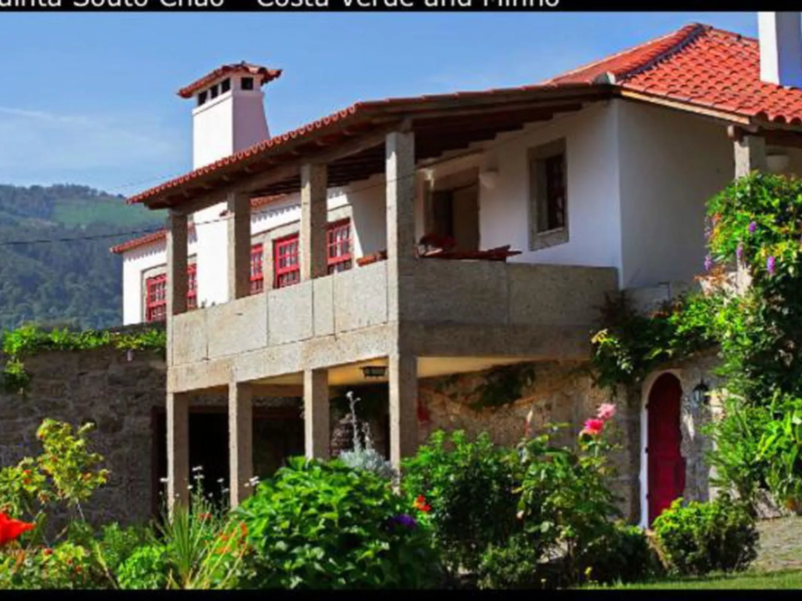 Fabelhafter Pool in einer atemberaubenden Landschaft-Draußen