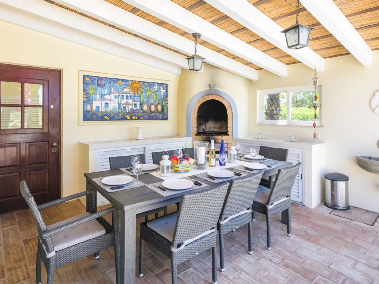 Luxuriöse Villa - Privater Pool und schöner Garten-Outside