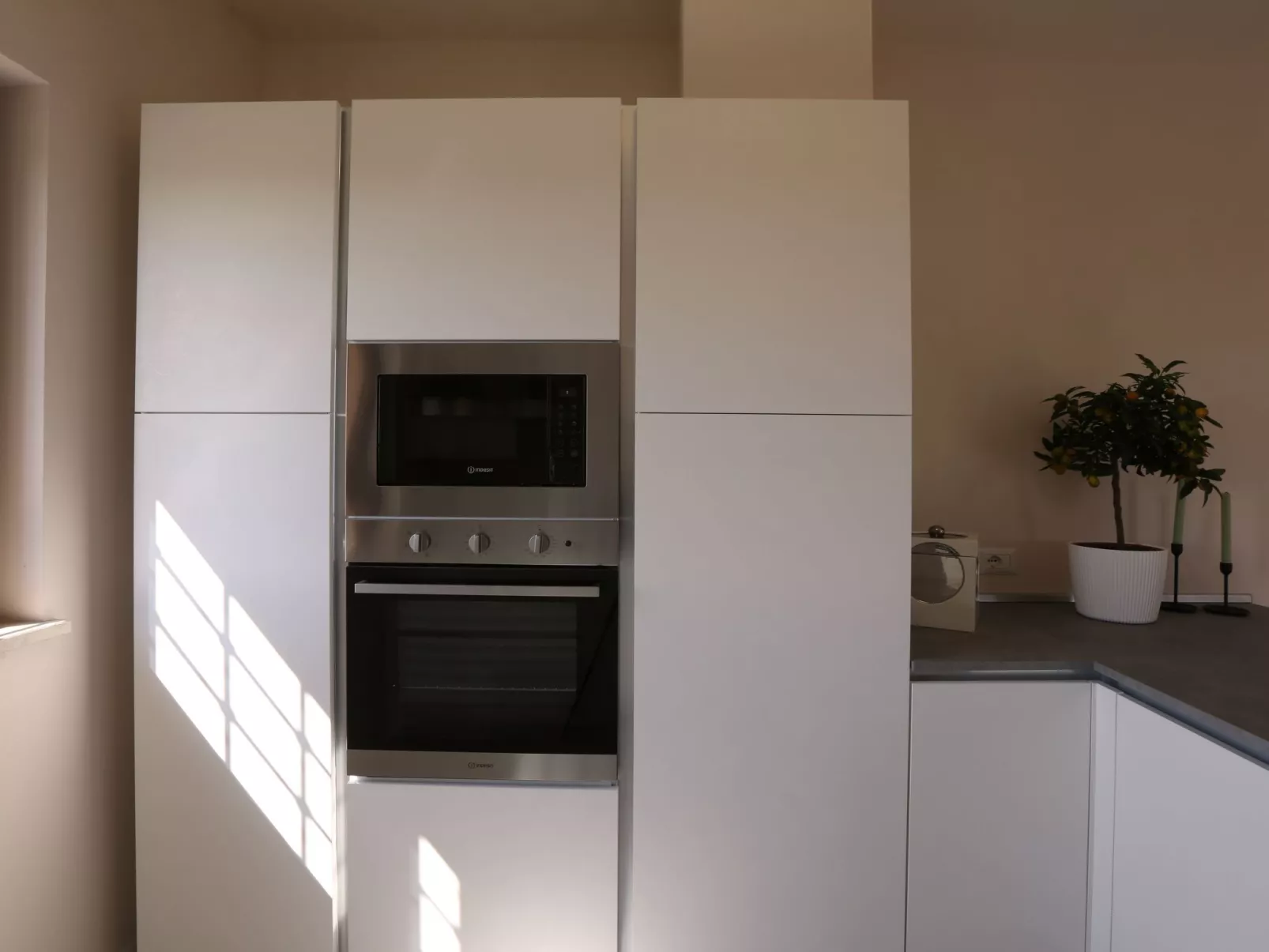 Neue Wohnung mit 2 Zimmern, Veranda und Pool-Drinnen