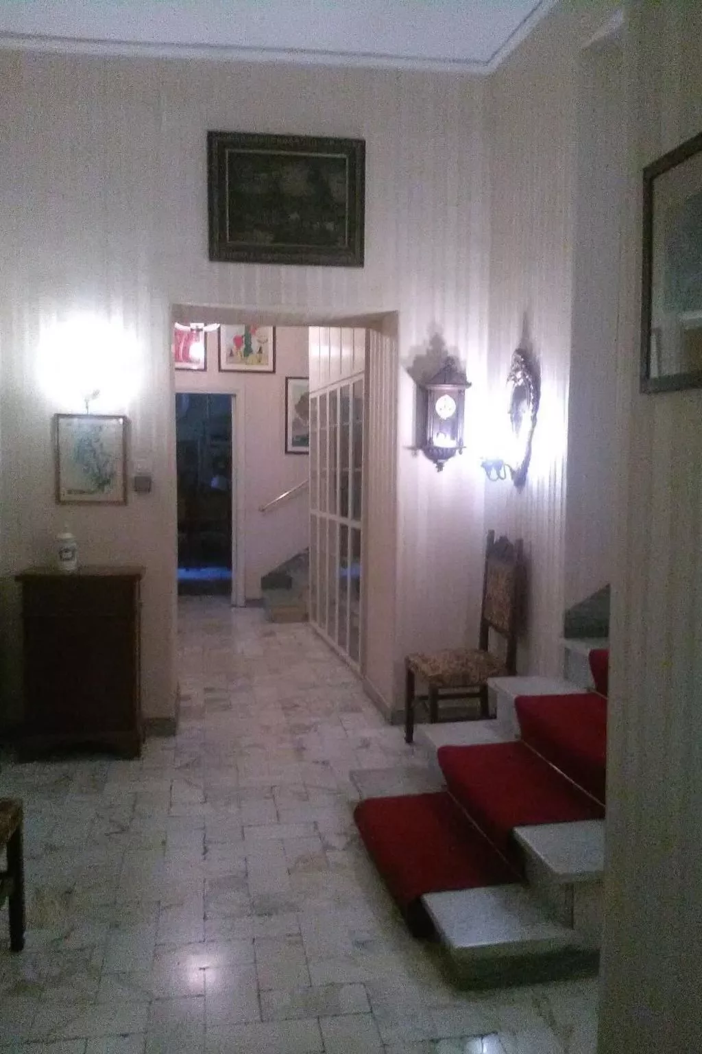 Nahe Rom mit Terrasse und einem Flügel-Inside