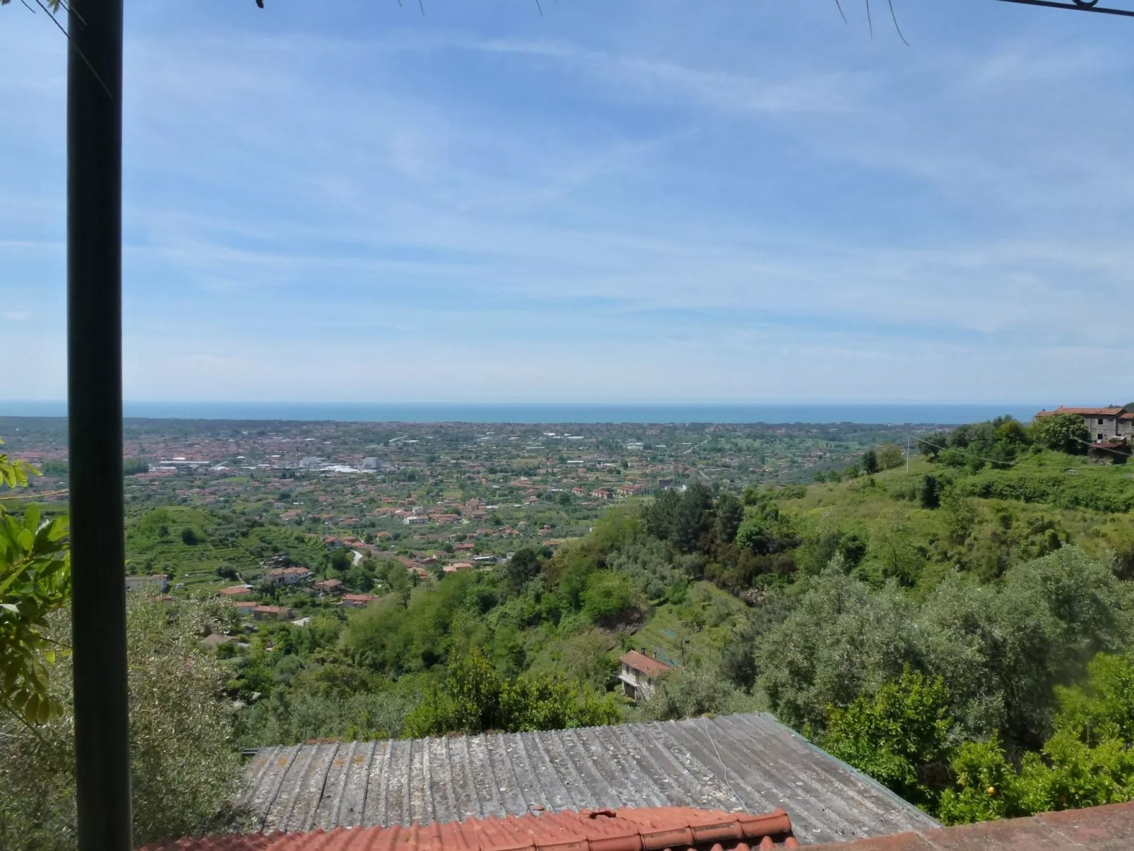 Mit Blick auf das Wasser-Dehors