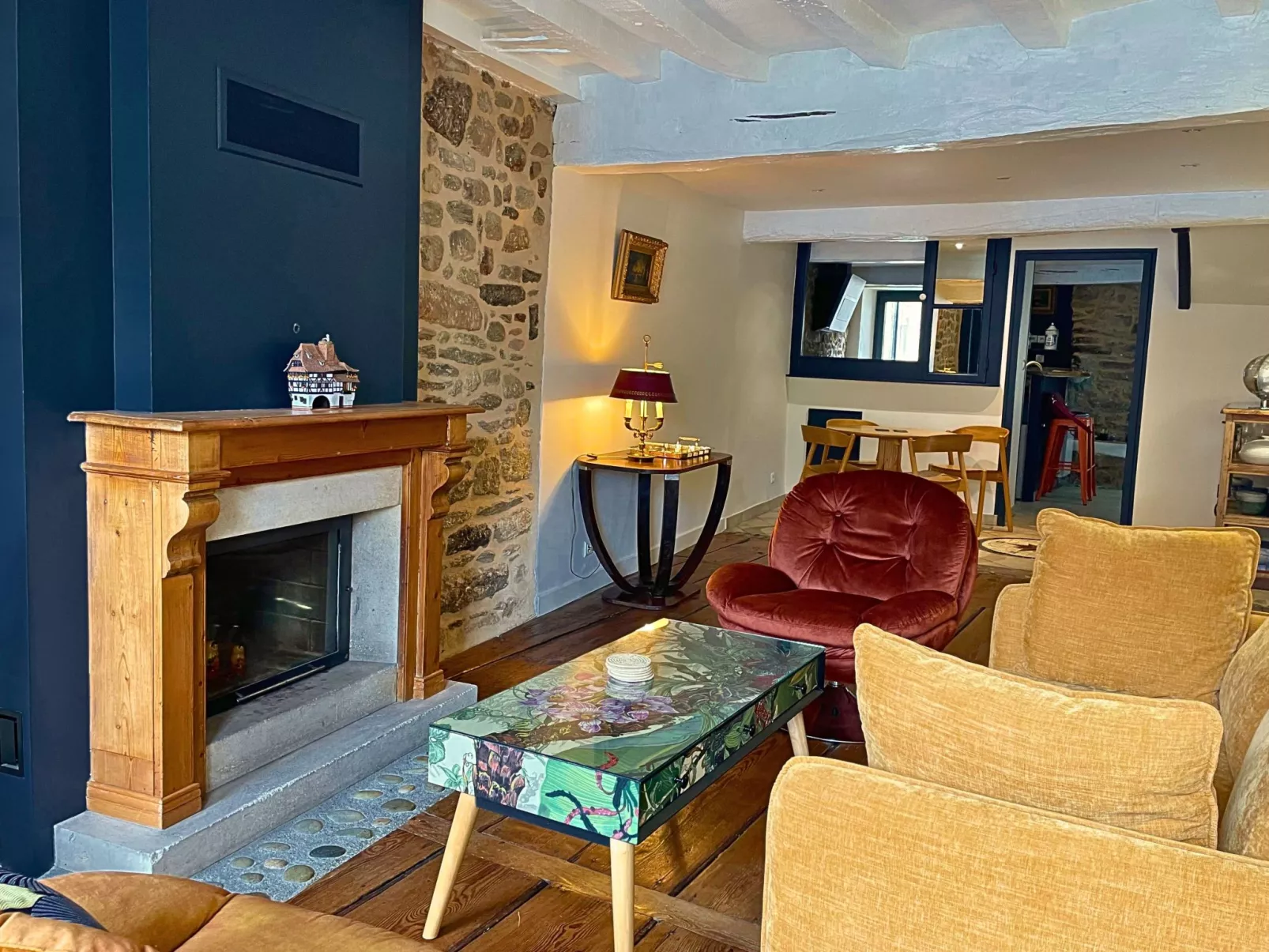 "Town House" im Herzen des historischen Zentrums-Dedans