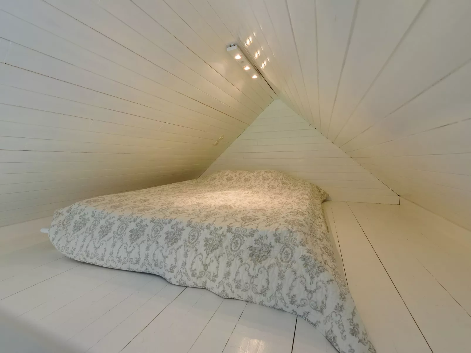 Großes Haus mit überdachtem und beheiztem Swimmingpool-Inside