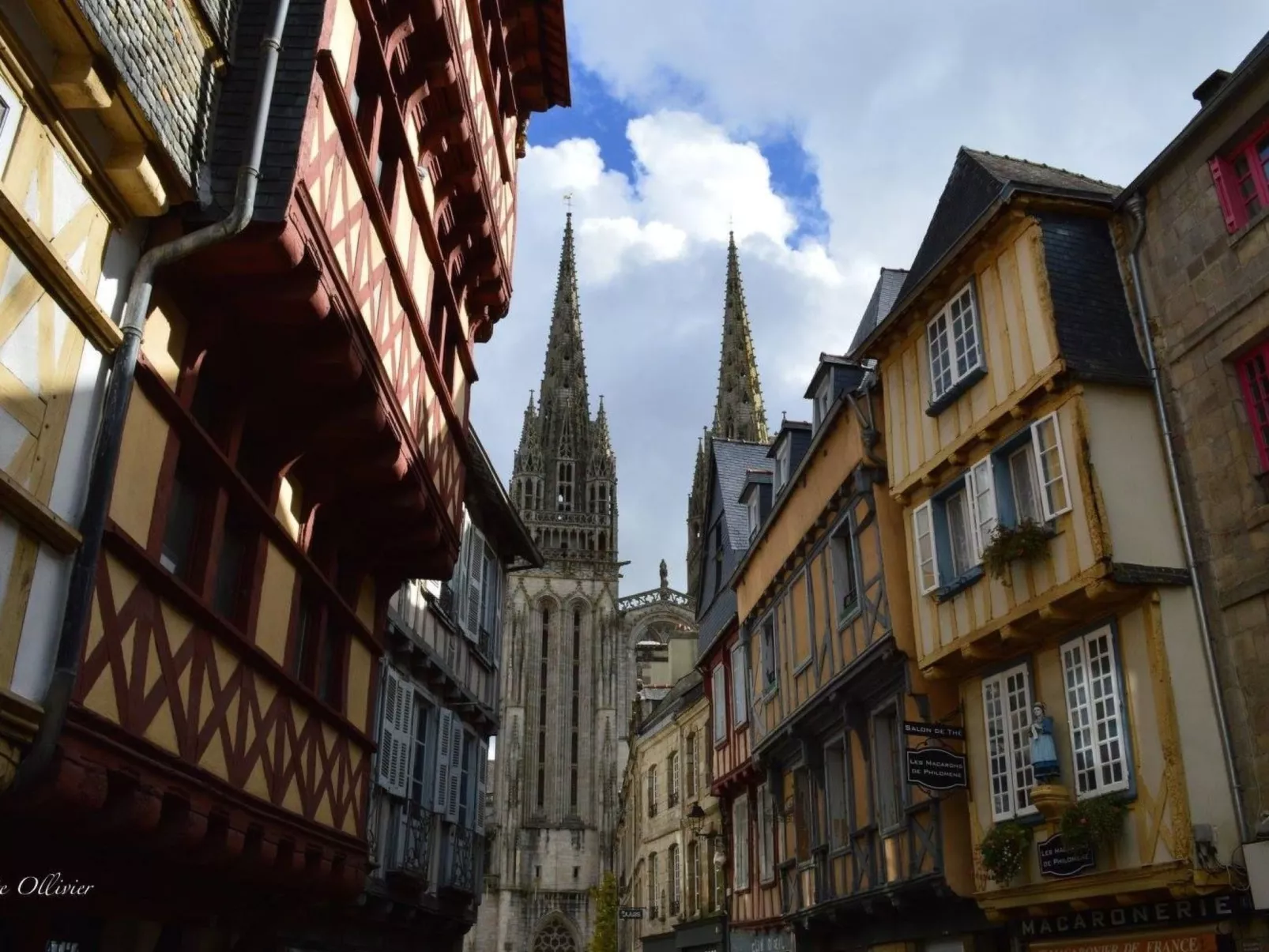 Mit eigenem Garten und Grill-Outside