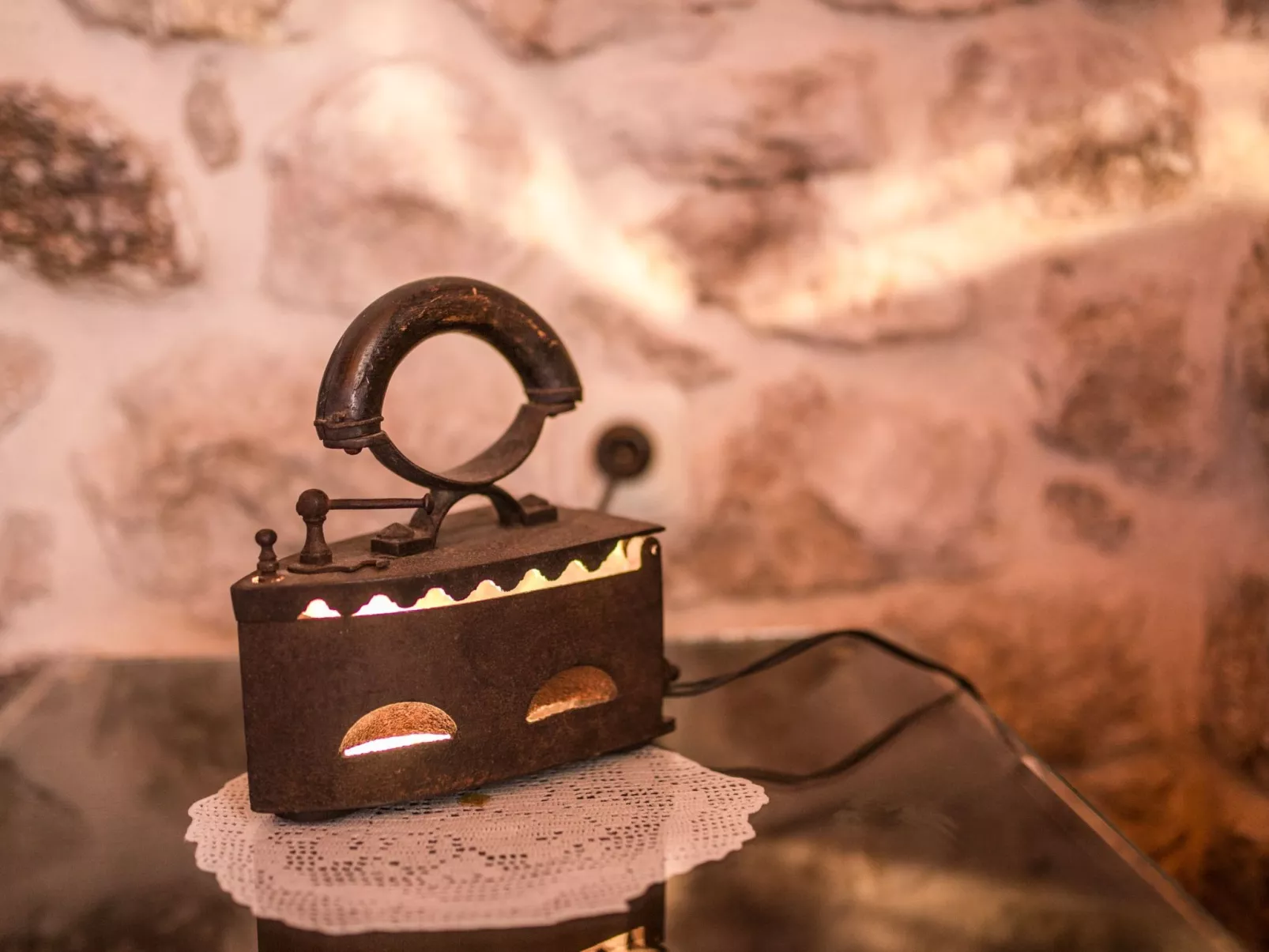 Mit Blick auf das Wasser-Inside