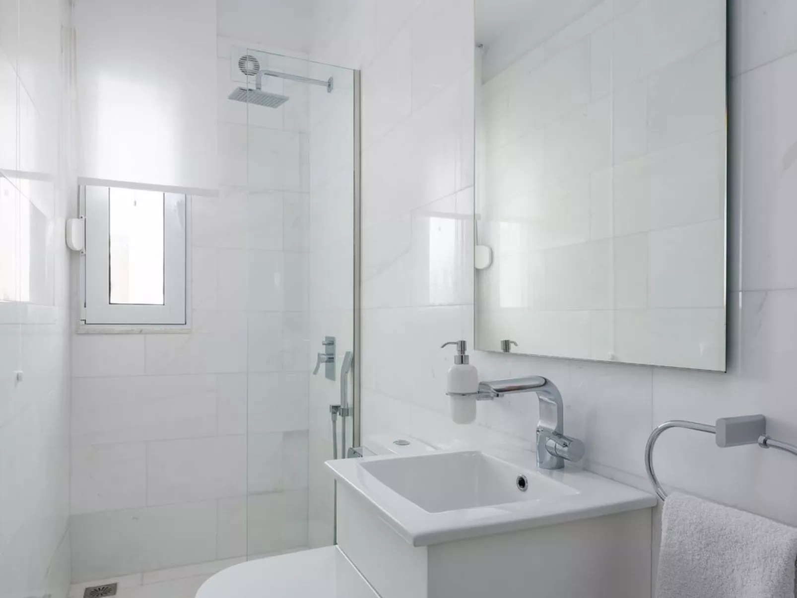 Strandvilla für 15 Personen in Kolipia-Image-tags.info