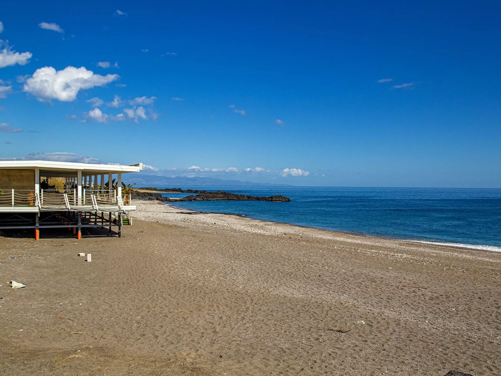 Naxos Loft Ferienwohnung mit Terrasse-Inside
