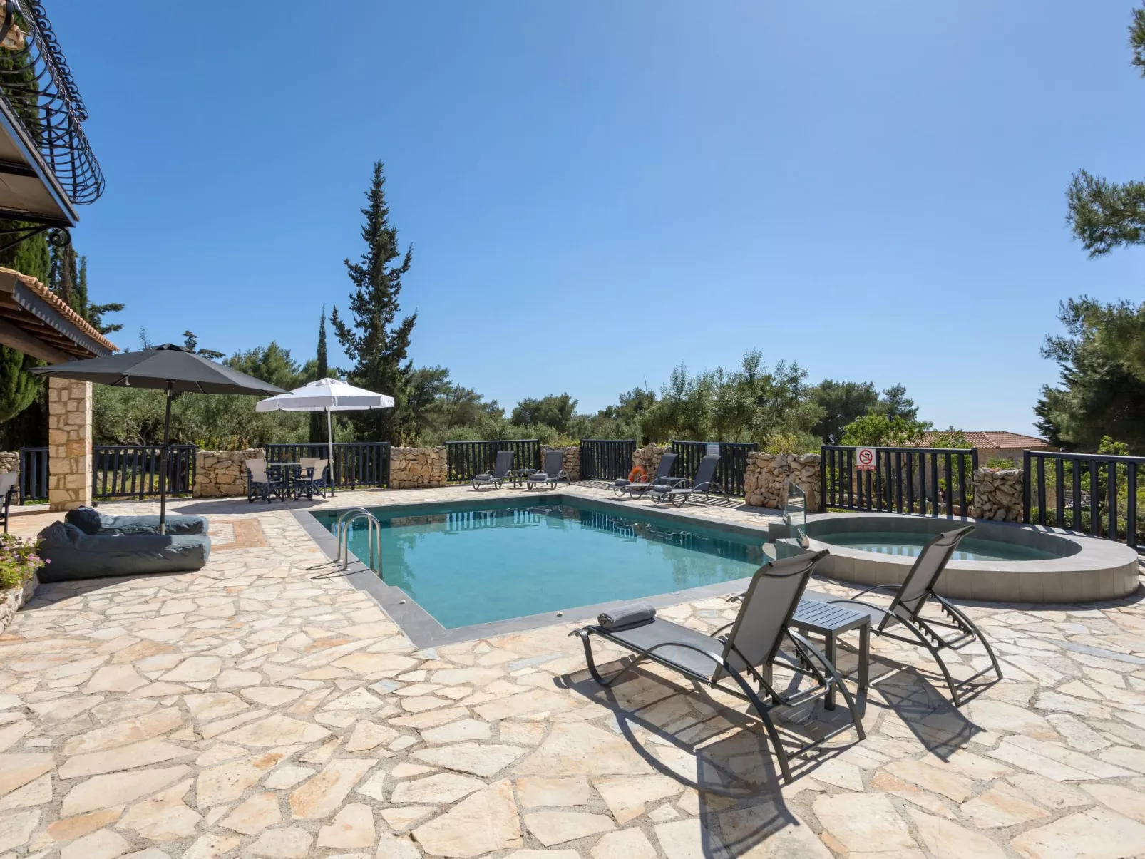 Villa Nefeli mit privatem Pool-Outside