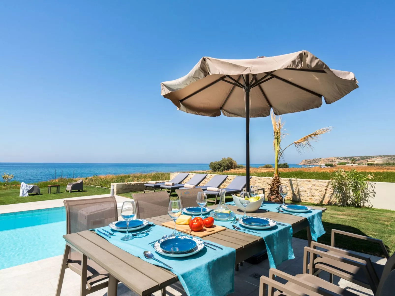 Villa am Strand mit Pool, Kinderbereich und BBQ-Outside