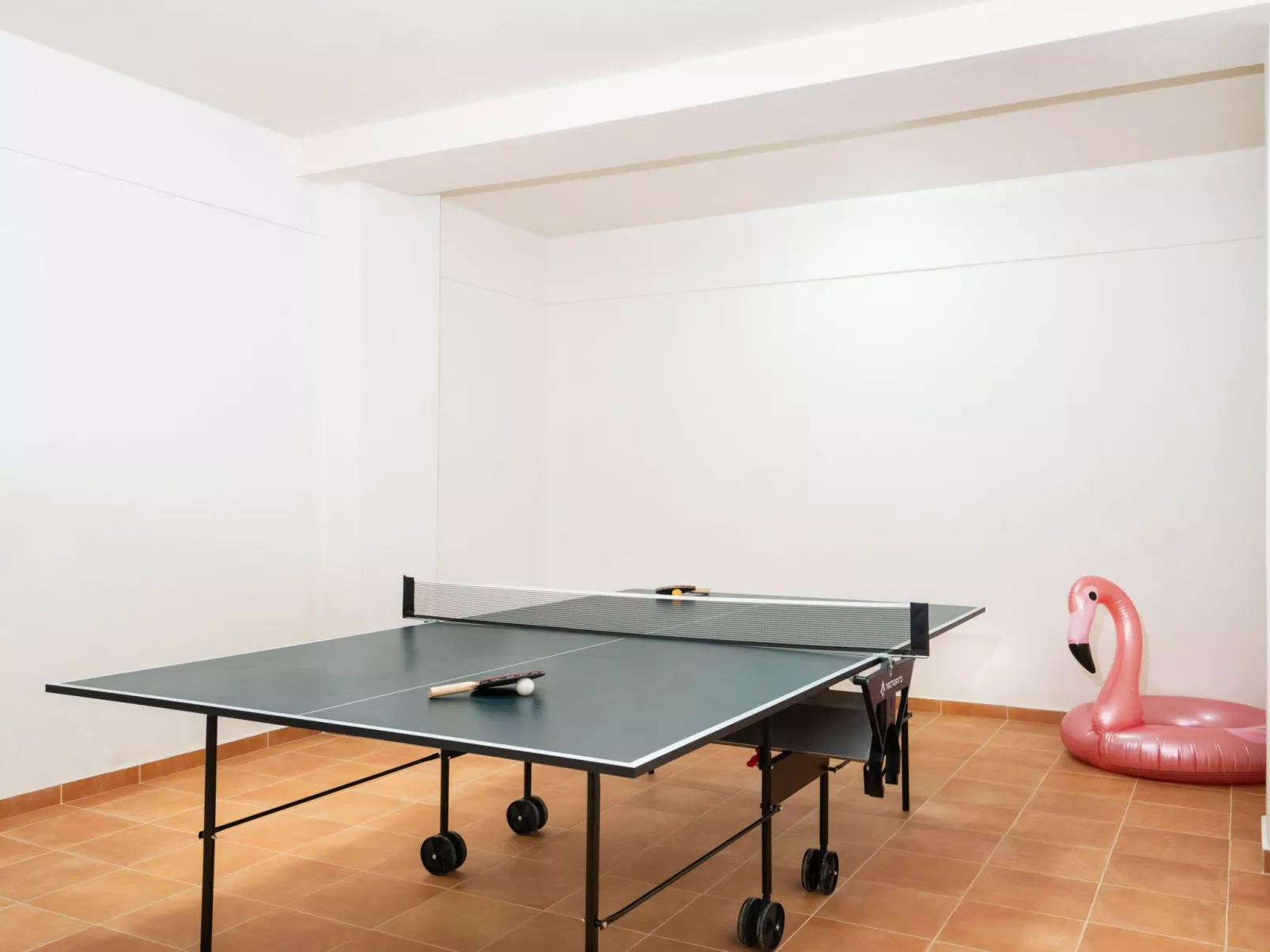 Villa am Strand mit privatem Pool und Tischtennisplatte-Drinnen