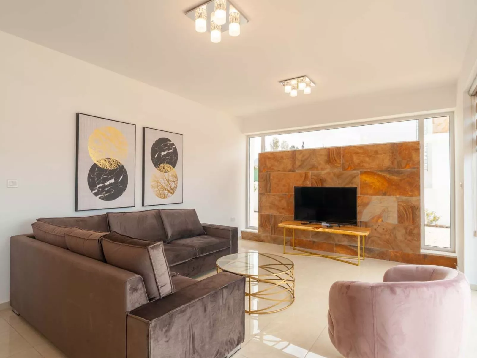 Coral Elite Residence mit Pool und Whirlpool-Dedans