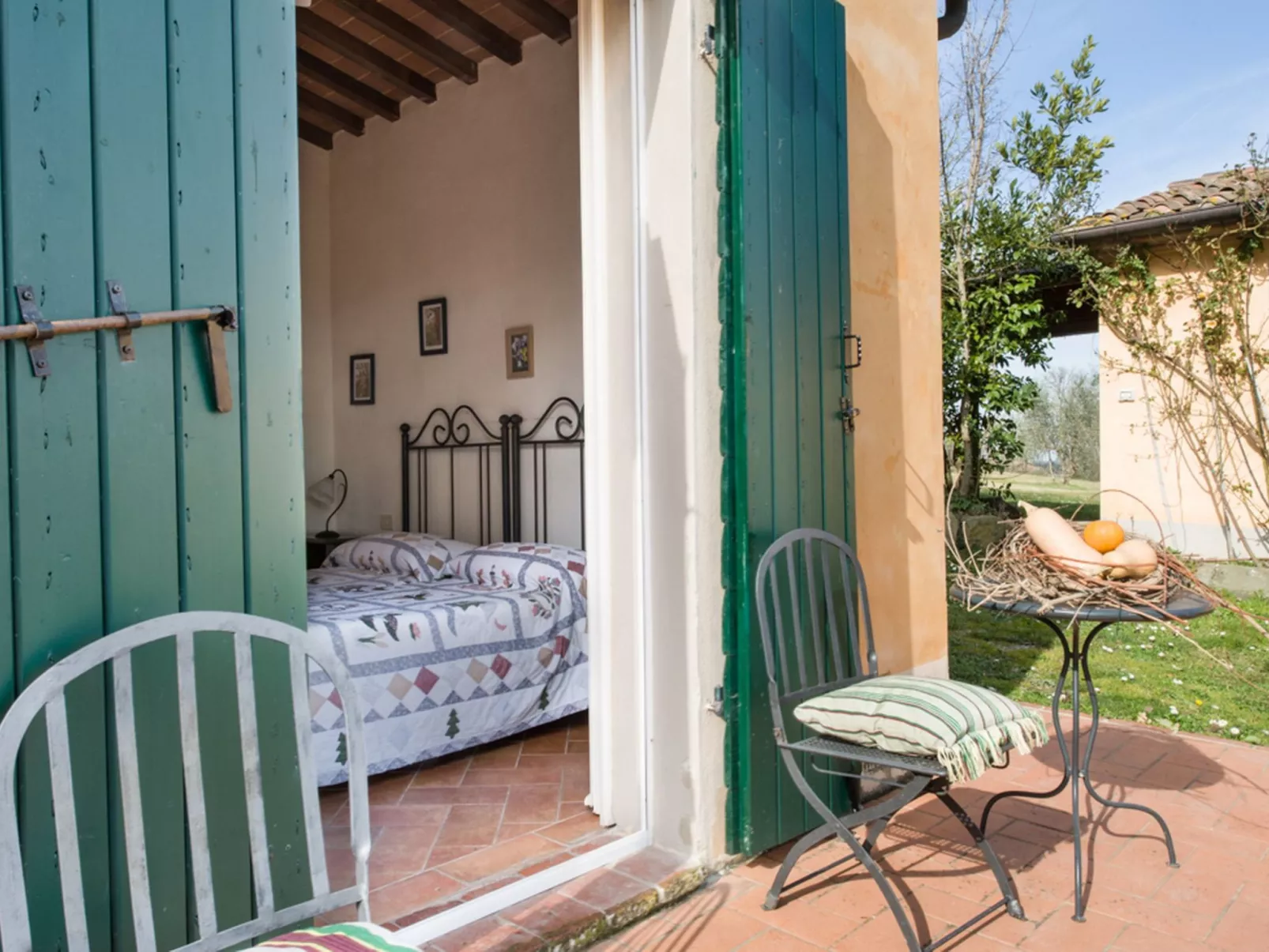 Ferienvilla 'Vignacce' mit eigenem Jacuzzi-Inside