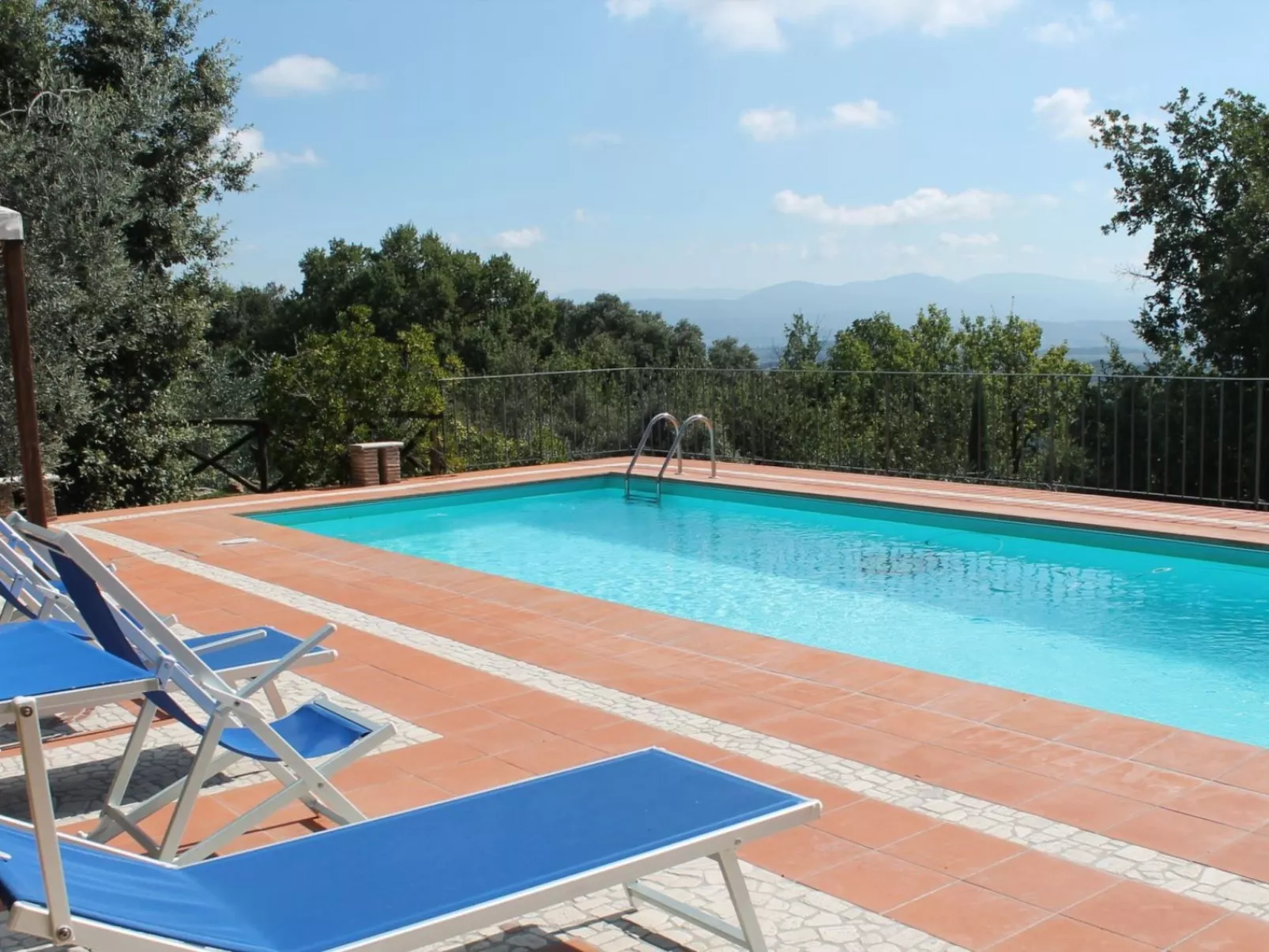 Villa mit privatem Pool zwischen Umbrien und Latium-Outside