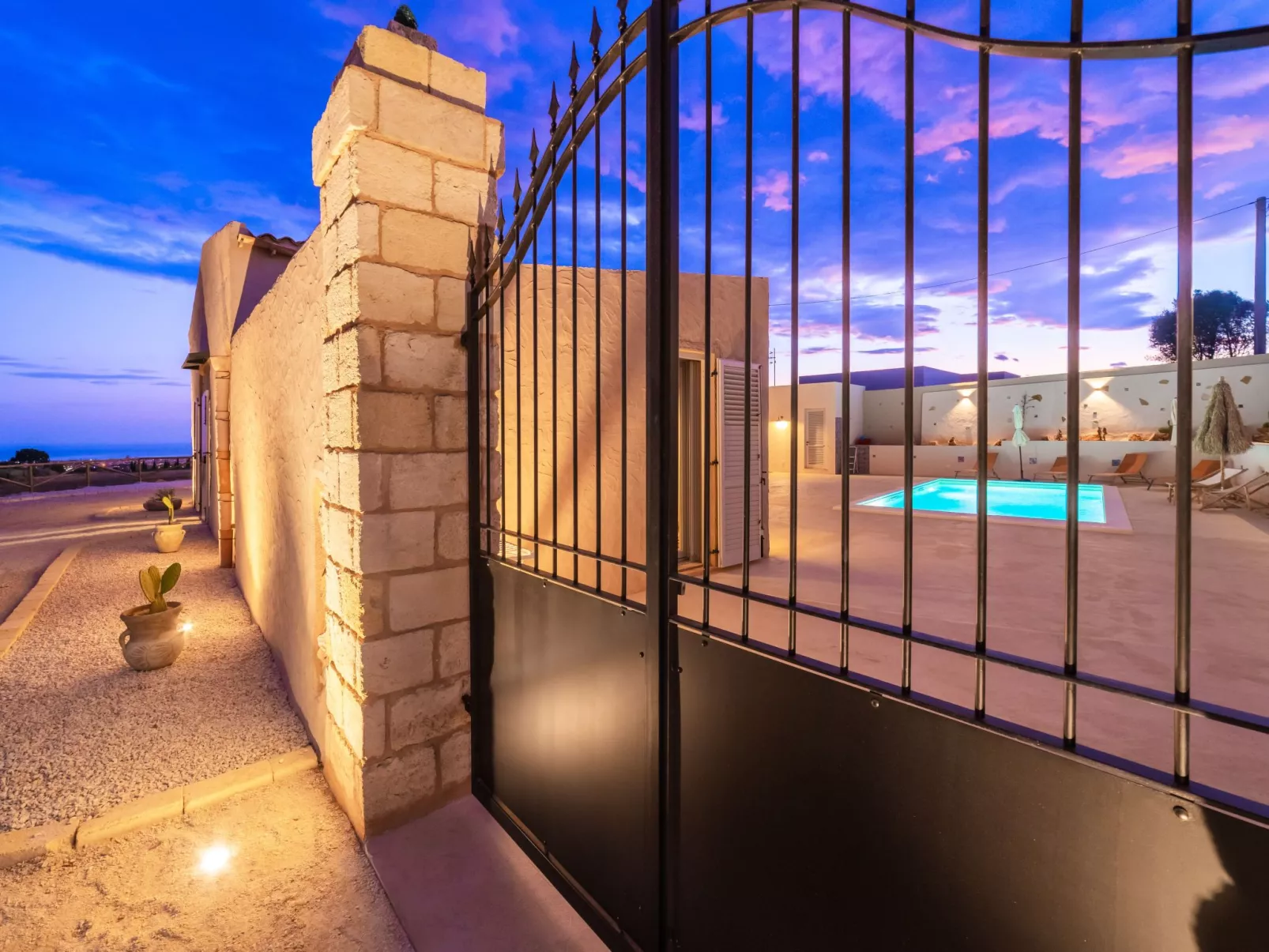 Zwei Einheiten, Luxus, Schwimmbad, Gemüsegarten-Dehors