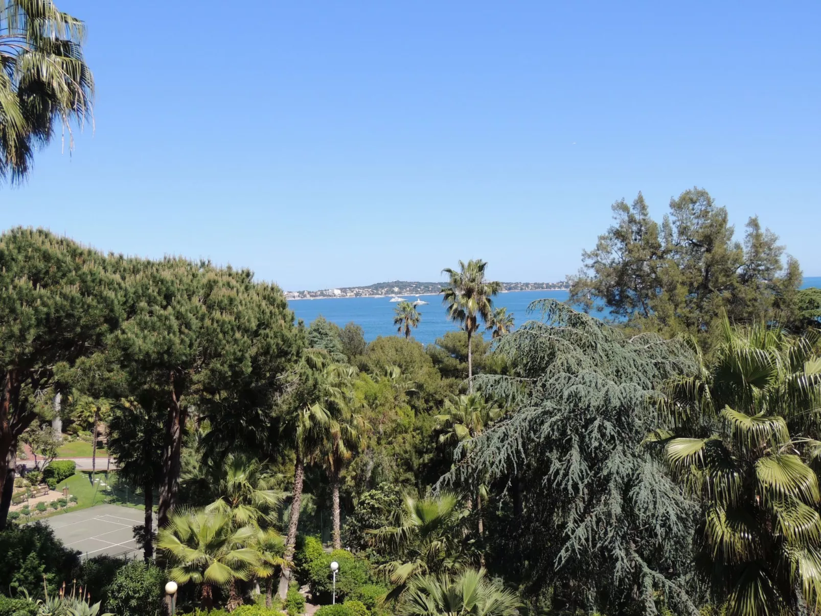 Studio Vue mer standing proche Cannes-Draußen