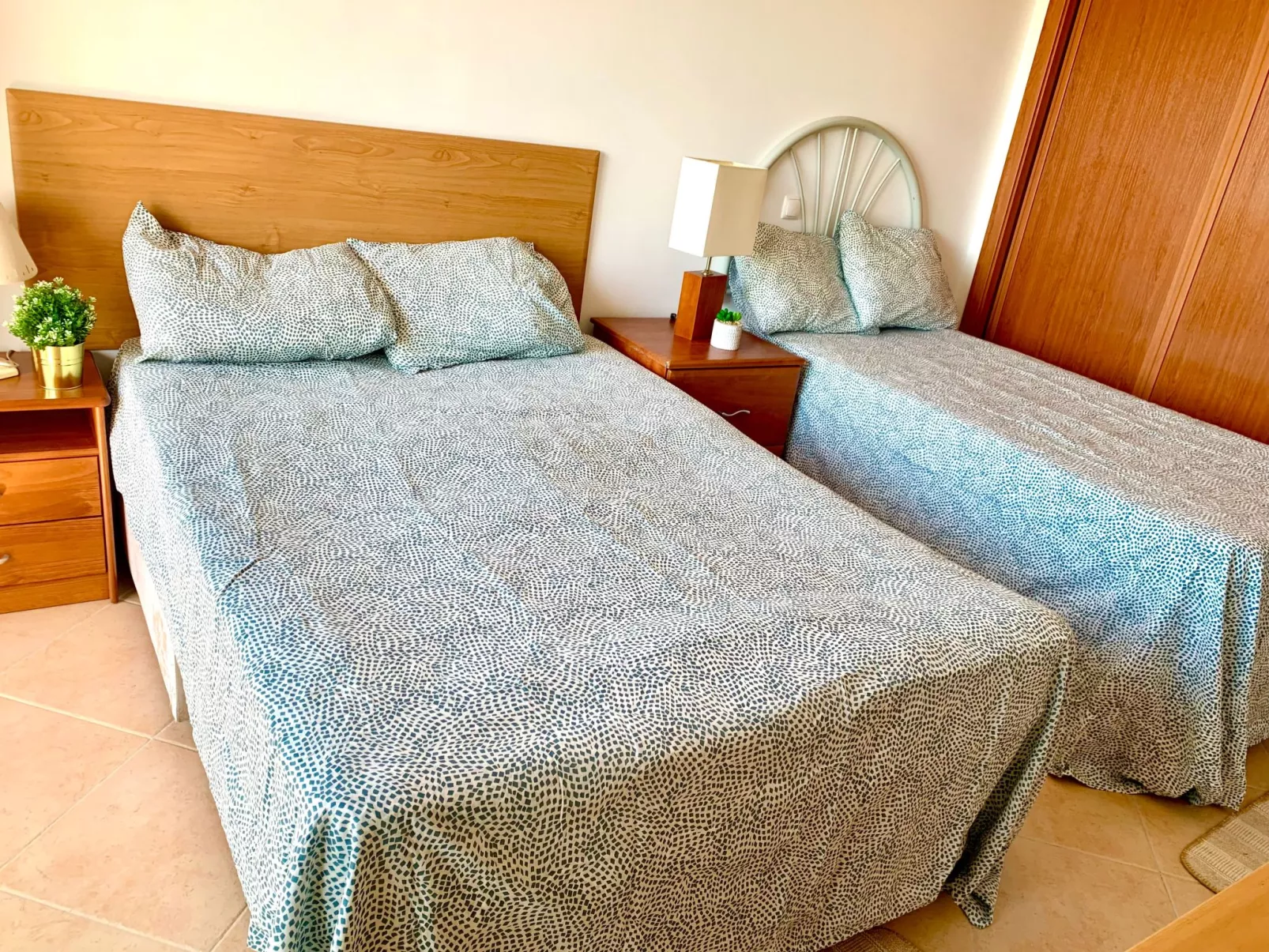 Wohnung mit Meerblick , mitten im Zentrum von Luz-Drinnen