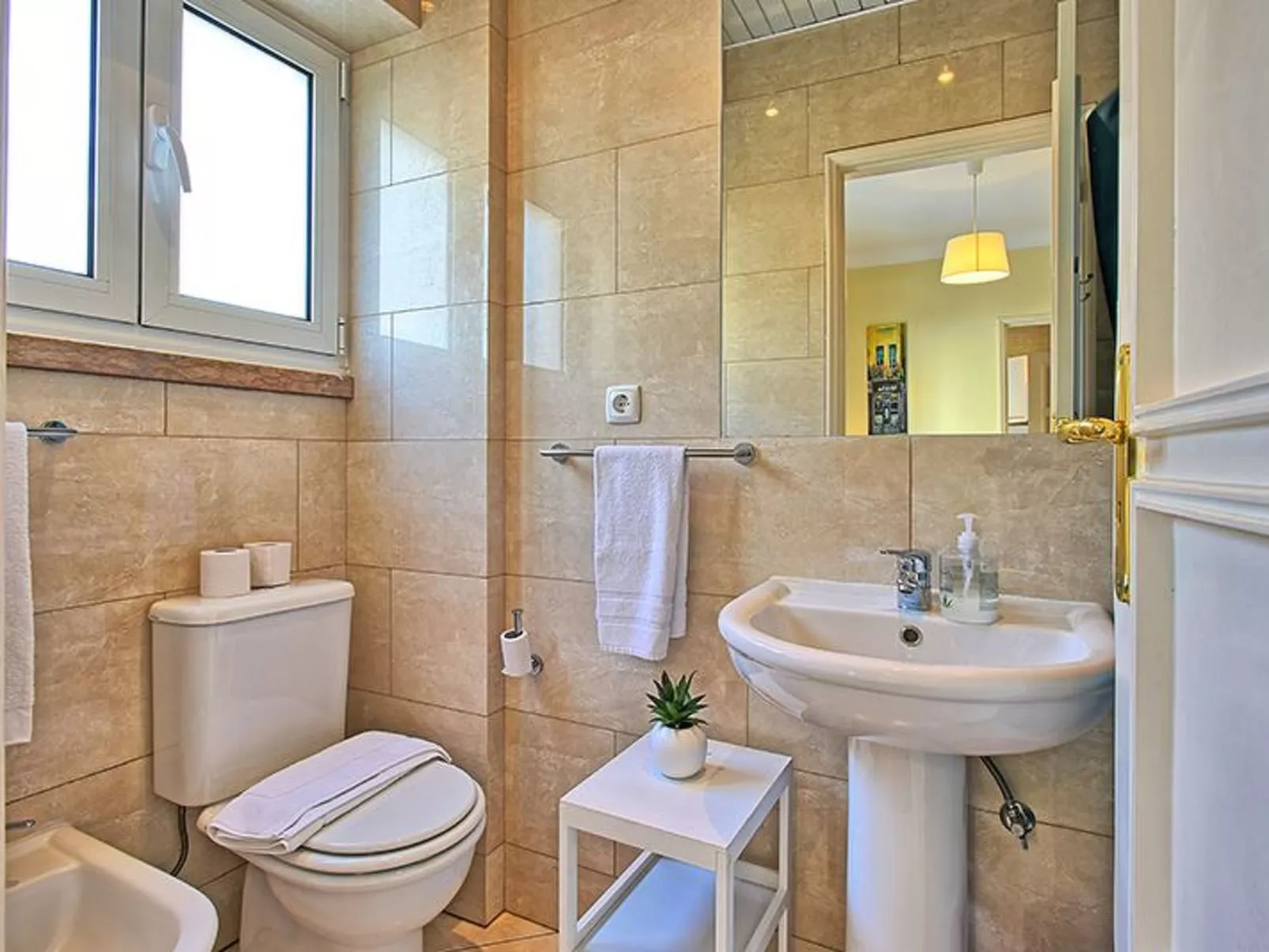 Admiral 2-Image-tags.info