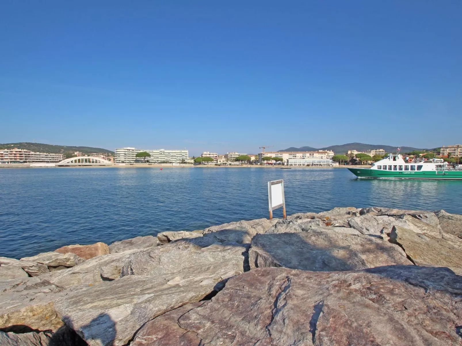 T2 mit Klimaanlage in Strandnähe in Ste Maxime-Outside