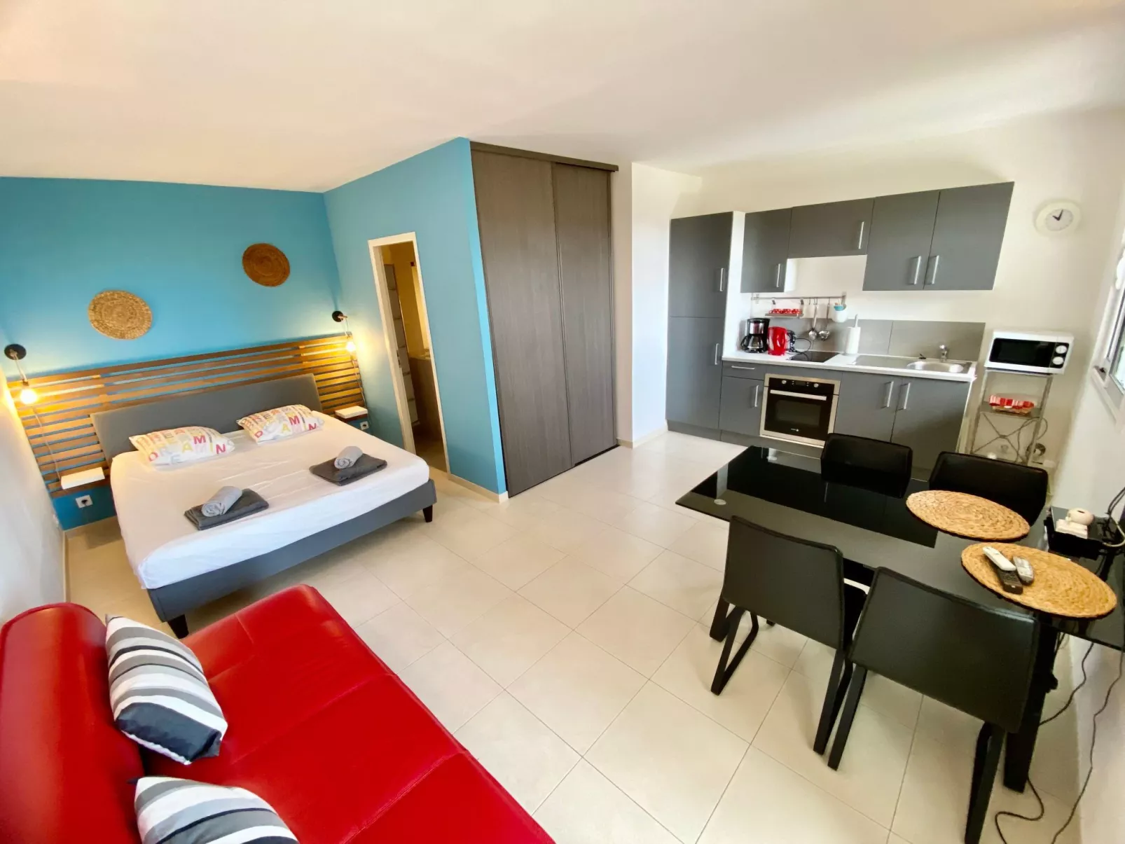 Ferienvilla mit Pool Infinity-Inside