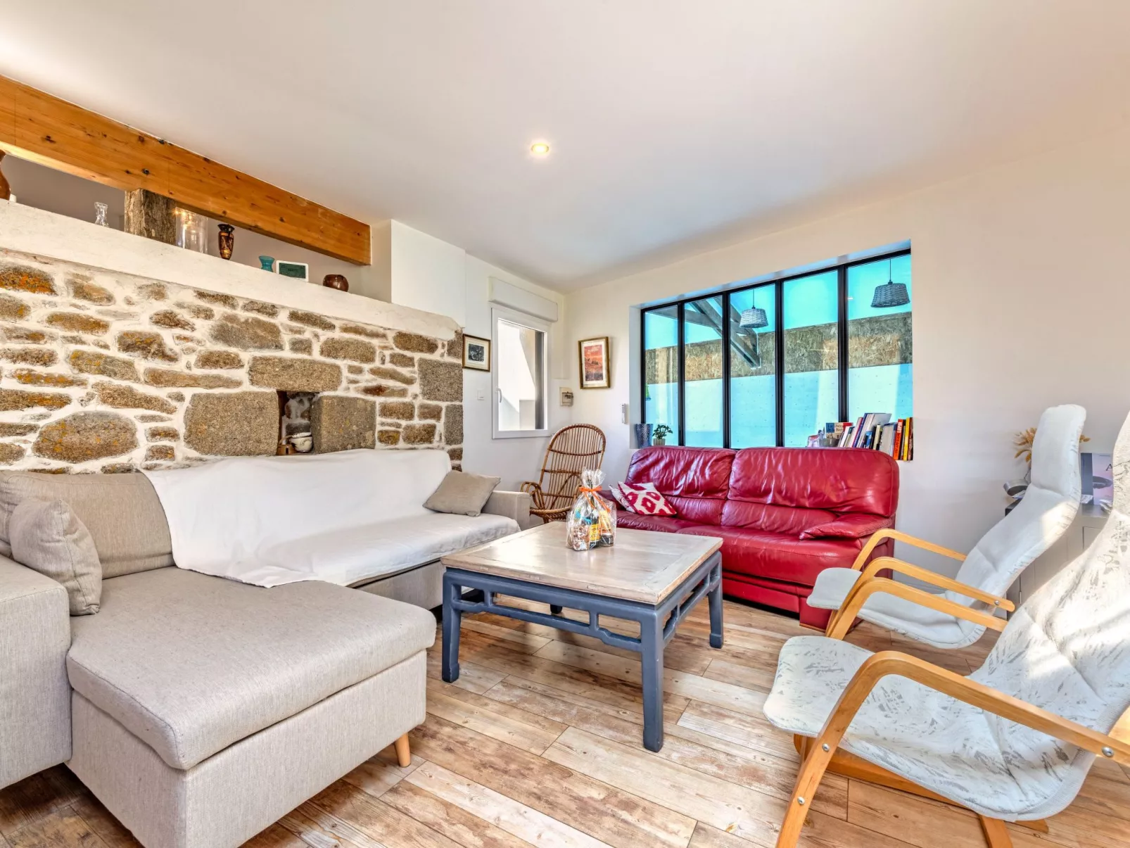 Landgut "Villa Léànie" mit Innenpool-Drinnen