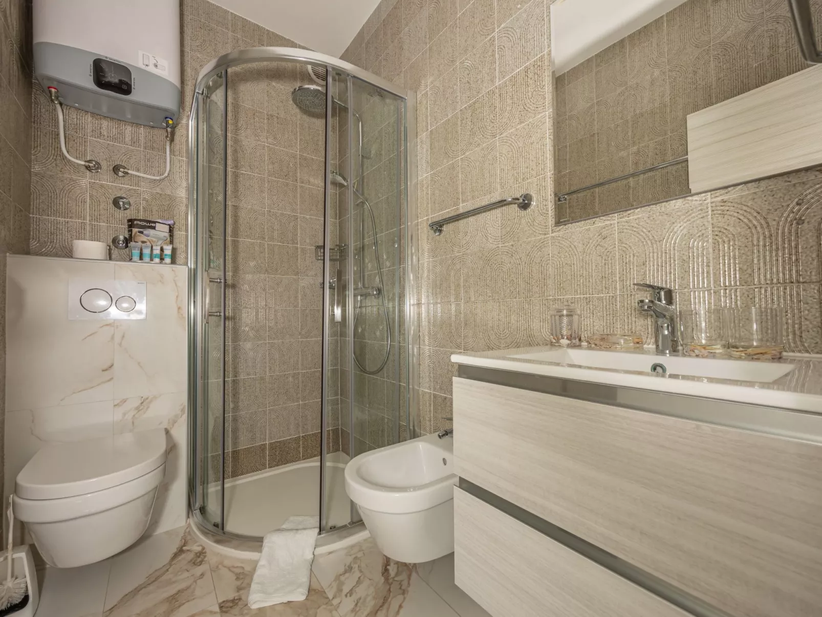 "Luxuswohnung"-Dedans