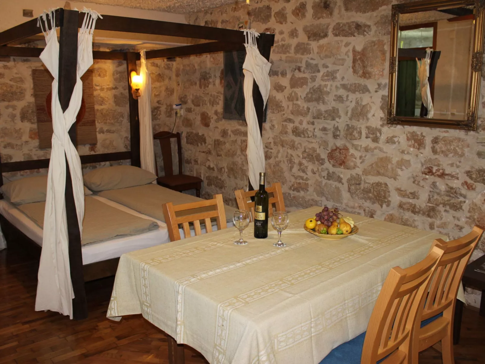 Lieber Himell 1-Inside