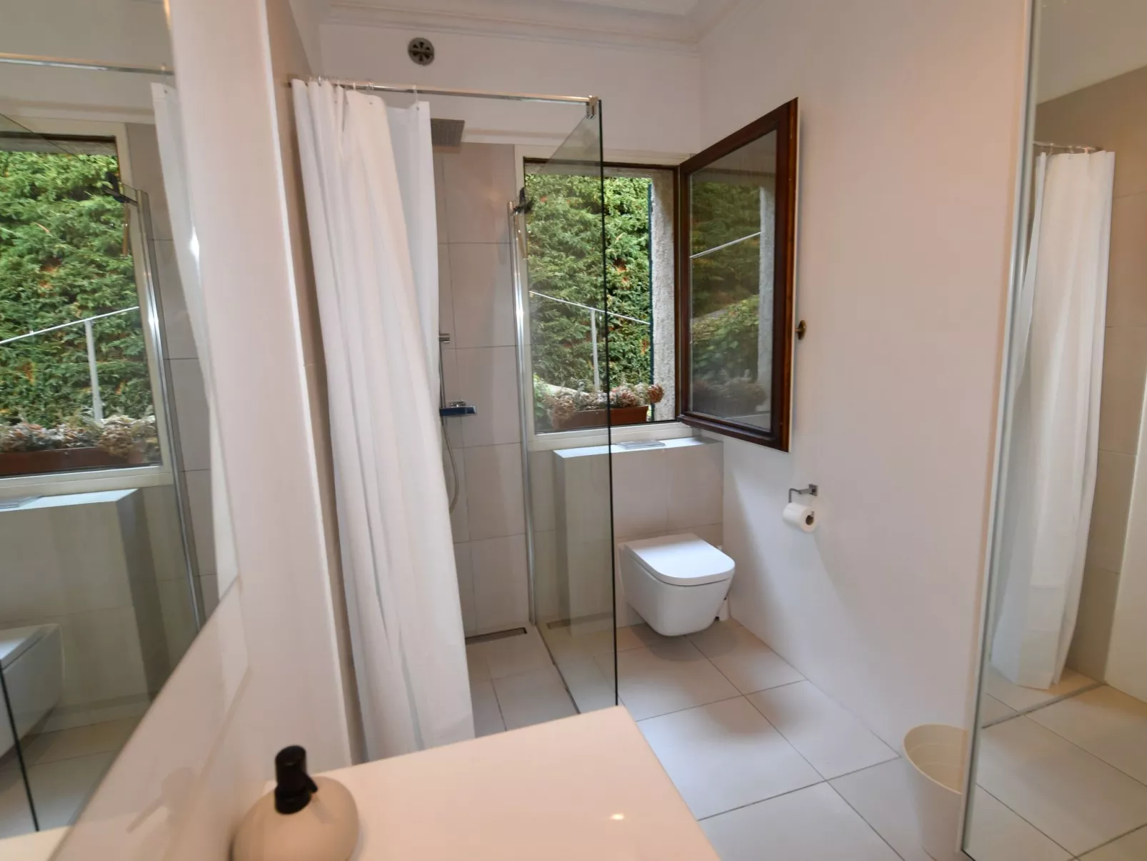 Villa 'Haute Vue', mit toller Aussicht, WiFi und AC-Inside