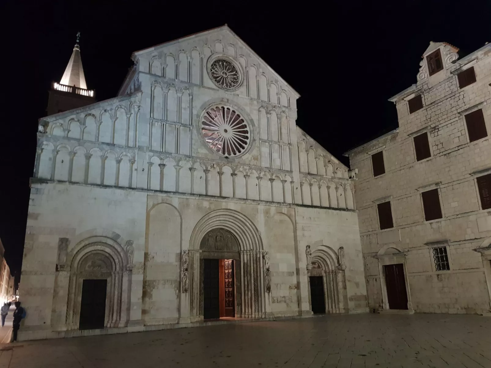 Apartment Leonardo-Outside