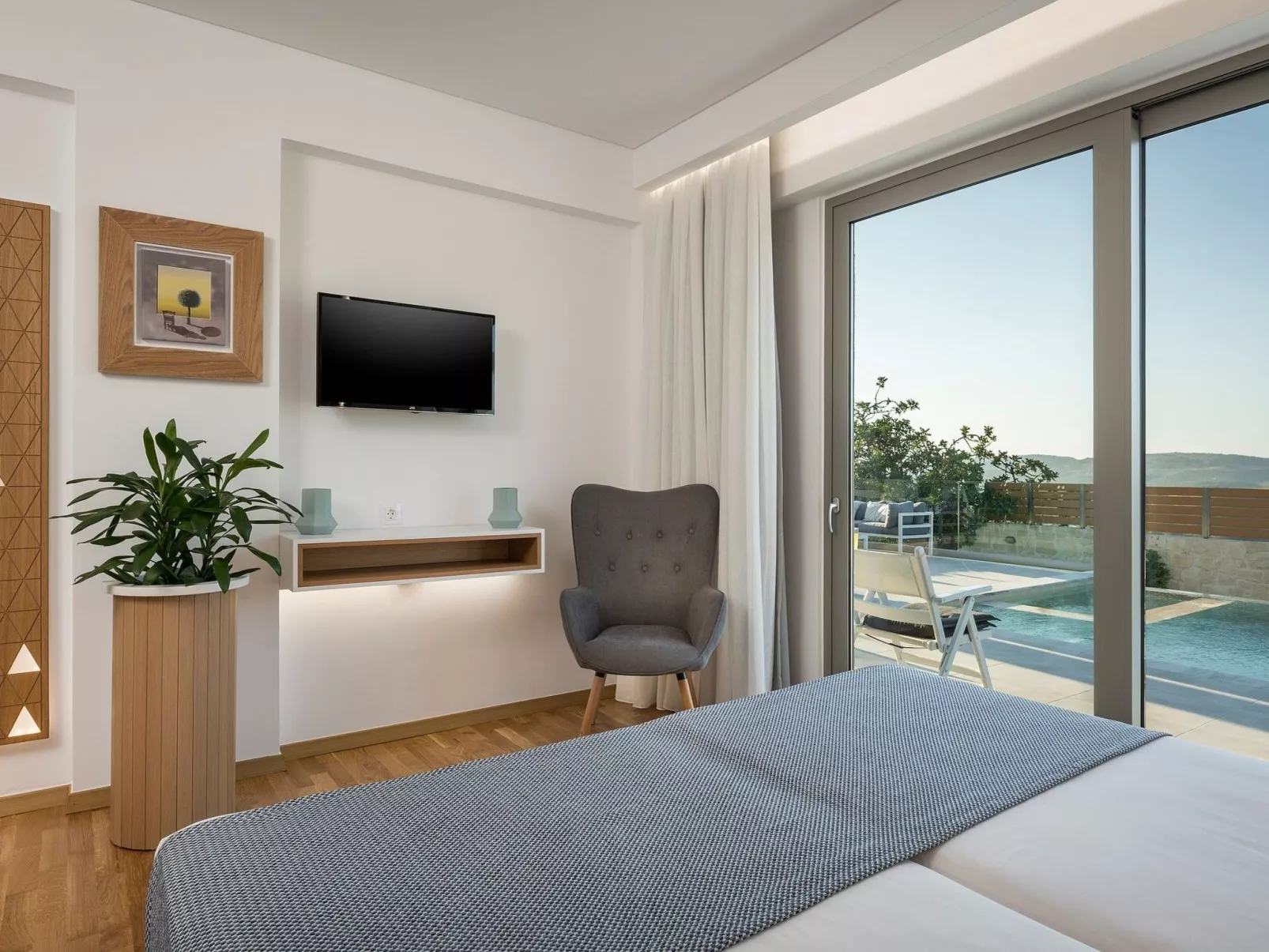 Villa White Harmony 6km vom Strand entfernt mit Pool-Dedans