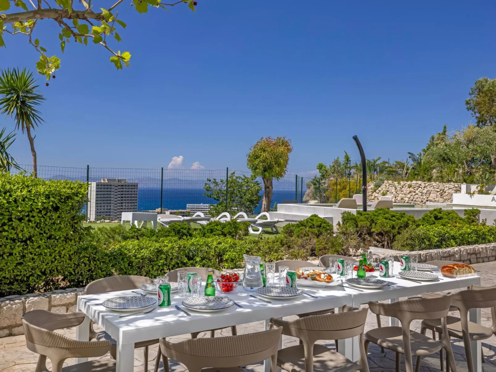 "Adamas Villa Rhodos"-Draußen