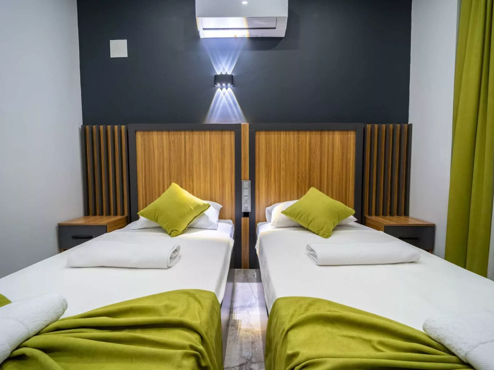 Luxuriöse Villa "Sard 3" mit Jacuzzi-Drinnen