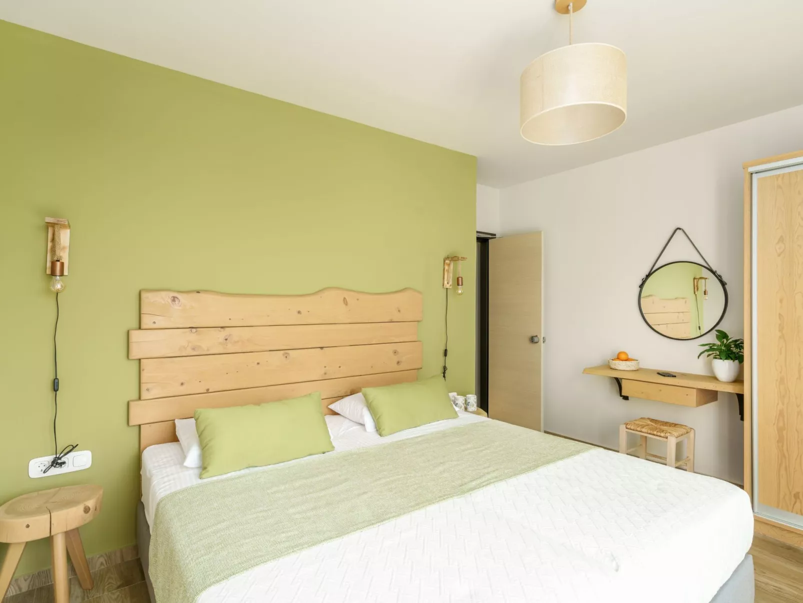 Neue Villa mit privatem Pool und BBQ, 2.5km zum Strand-Inside