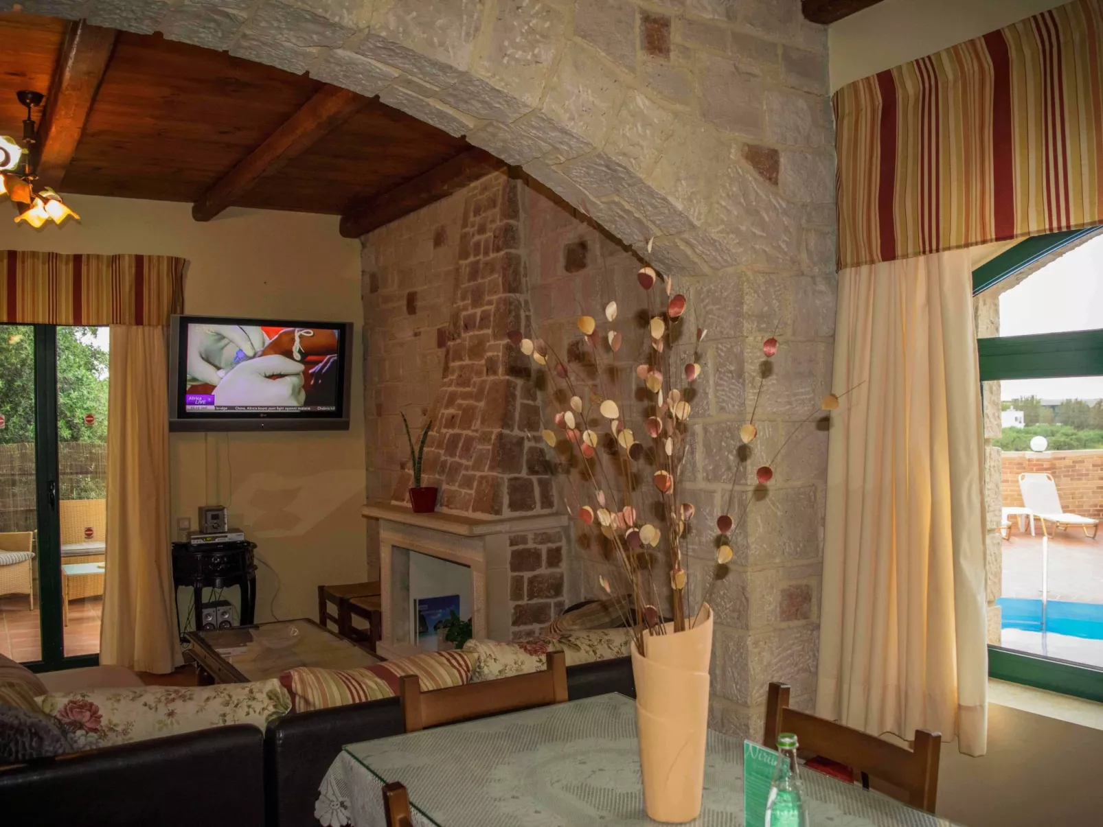 Niriides Villas_ Thetis_ 3-Schlafzimmer privater Pool-Inside